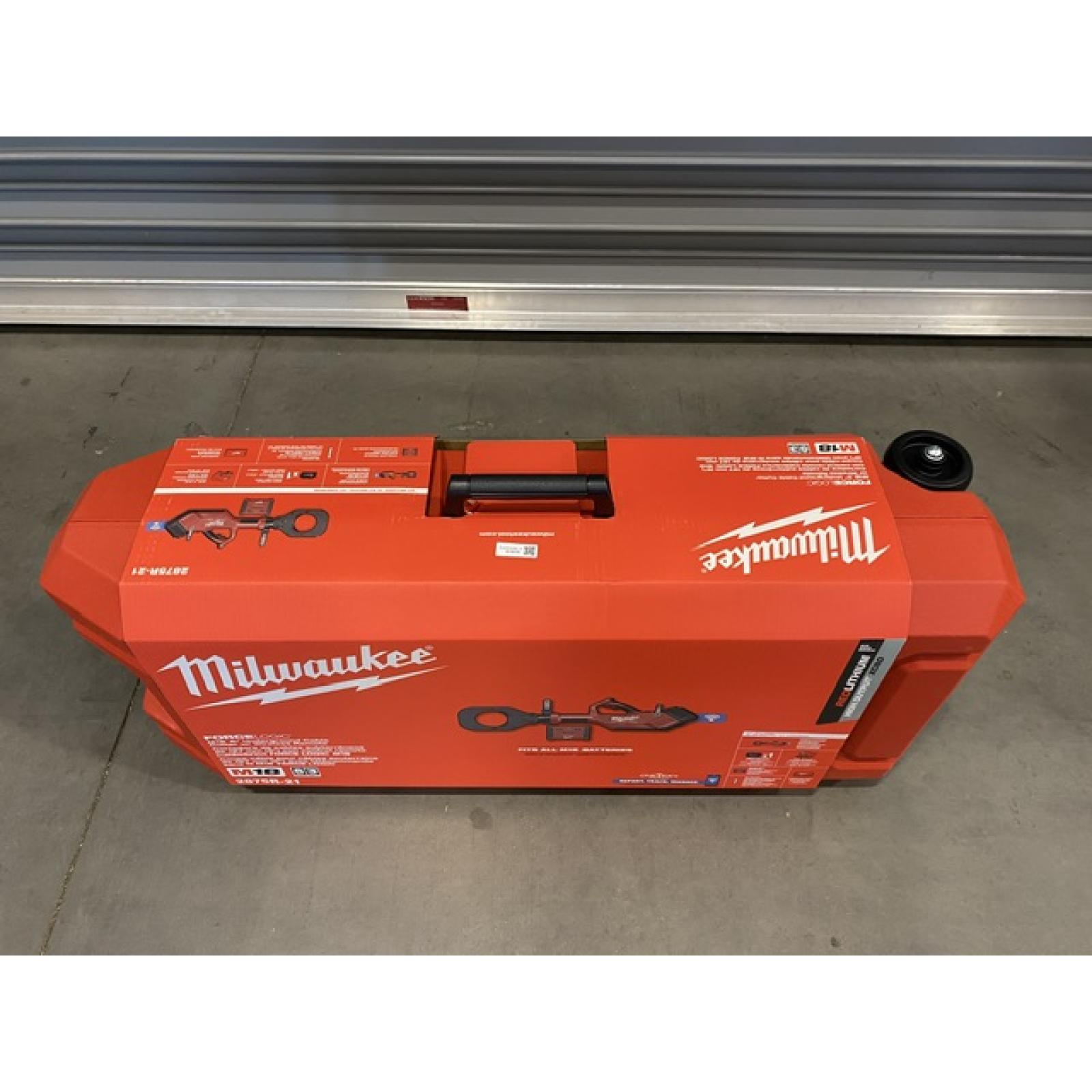 NEW - Milwaukee 18V Lithium-Ion Brushless Cordless FORCE LOGIC 5 in. Underground Cable Cutter w/Wireless Remote