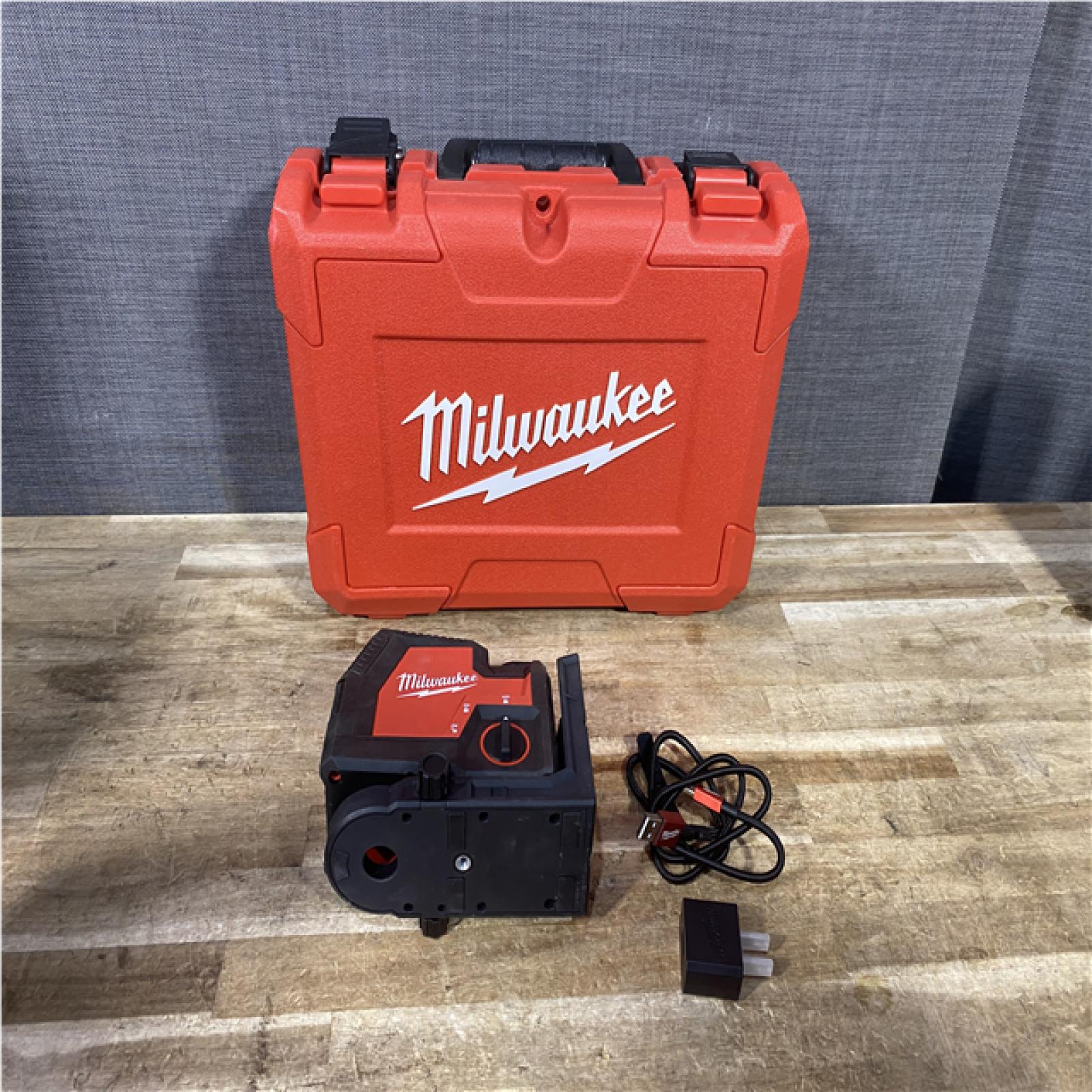Houston Location AS-IS Milwaukee 100 ft. REDLITHIUM Lithium-Ion USB Green Rechargeable Cross Line Laser Level with Charger