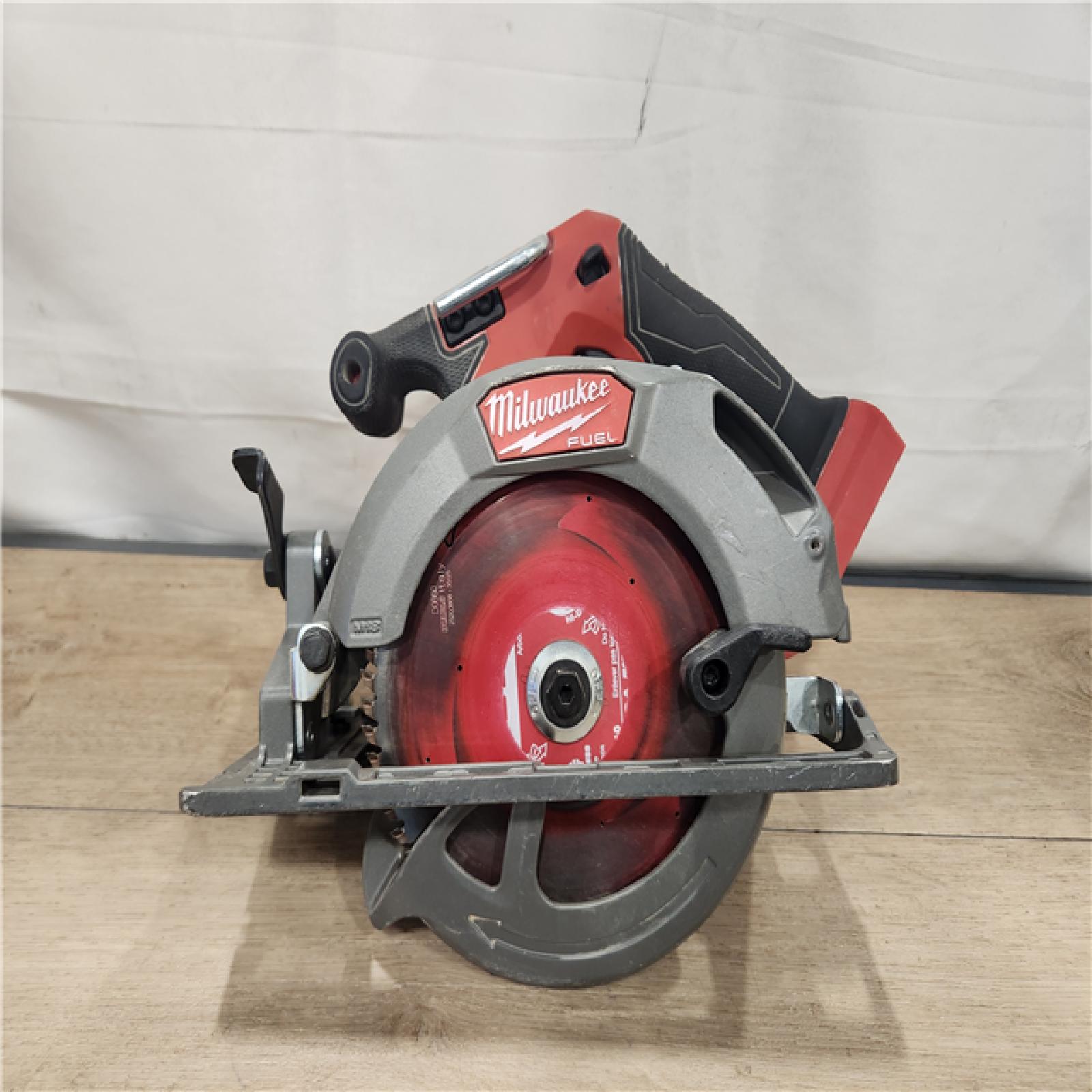 AS-IS- Milwaukee FUEL 18V Lithium-Ion Brushless Cordless 6-1/2 in. Circular Saw (Tool-Only)