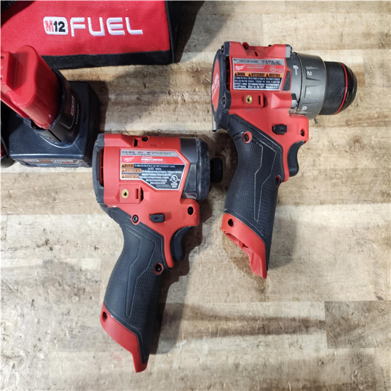 HOUSTON LOCATION - AS - IS Milwaukee 2 Tool Combo Kit W/ (2) Battery & Charger