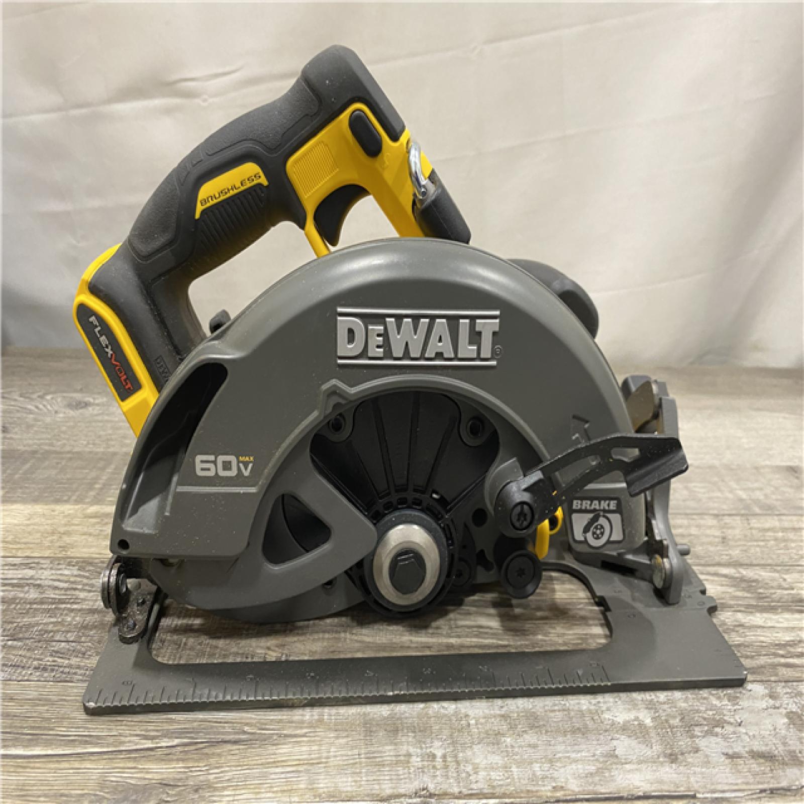 AS-IS DEWALT FLEXVOLT 60V MAX Cordless Brushless 7-1/4 in. Circular Saw with Brake (Tool Only)