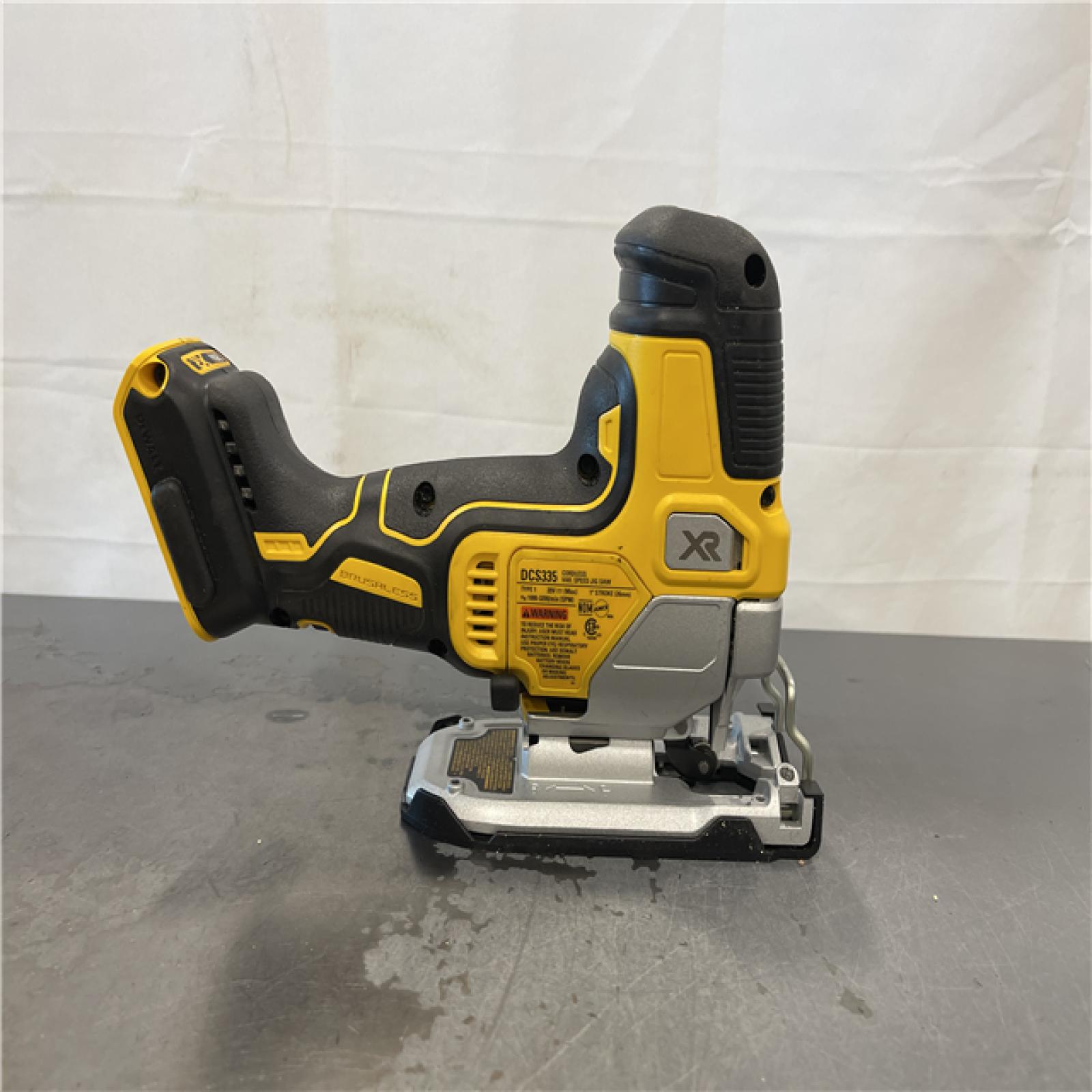 AS-IS- DEWALT 20V MAX XR Cordless Barrel Grip Jigsaw (Tool Only)