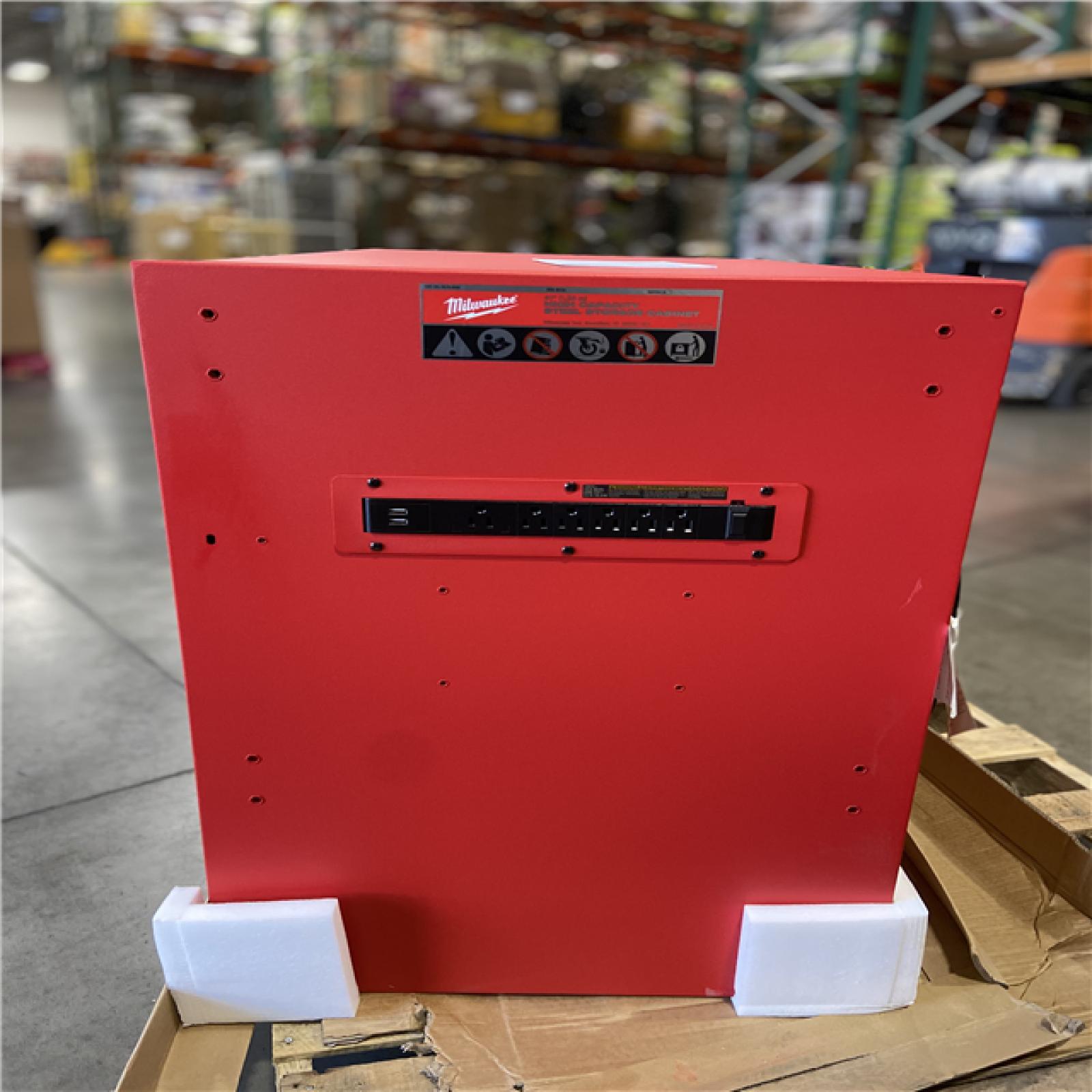DALLAS LOCATION - Milwaukee Tool Storage High Capacity 41 in. W x 22 in. D Roller Tool Chest