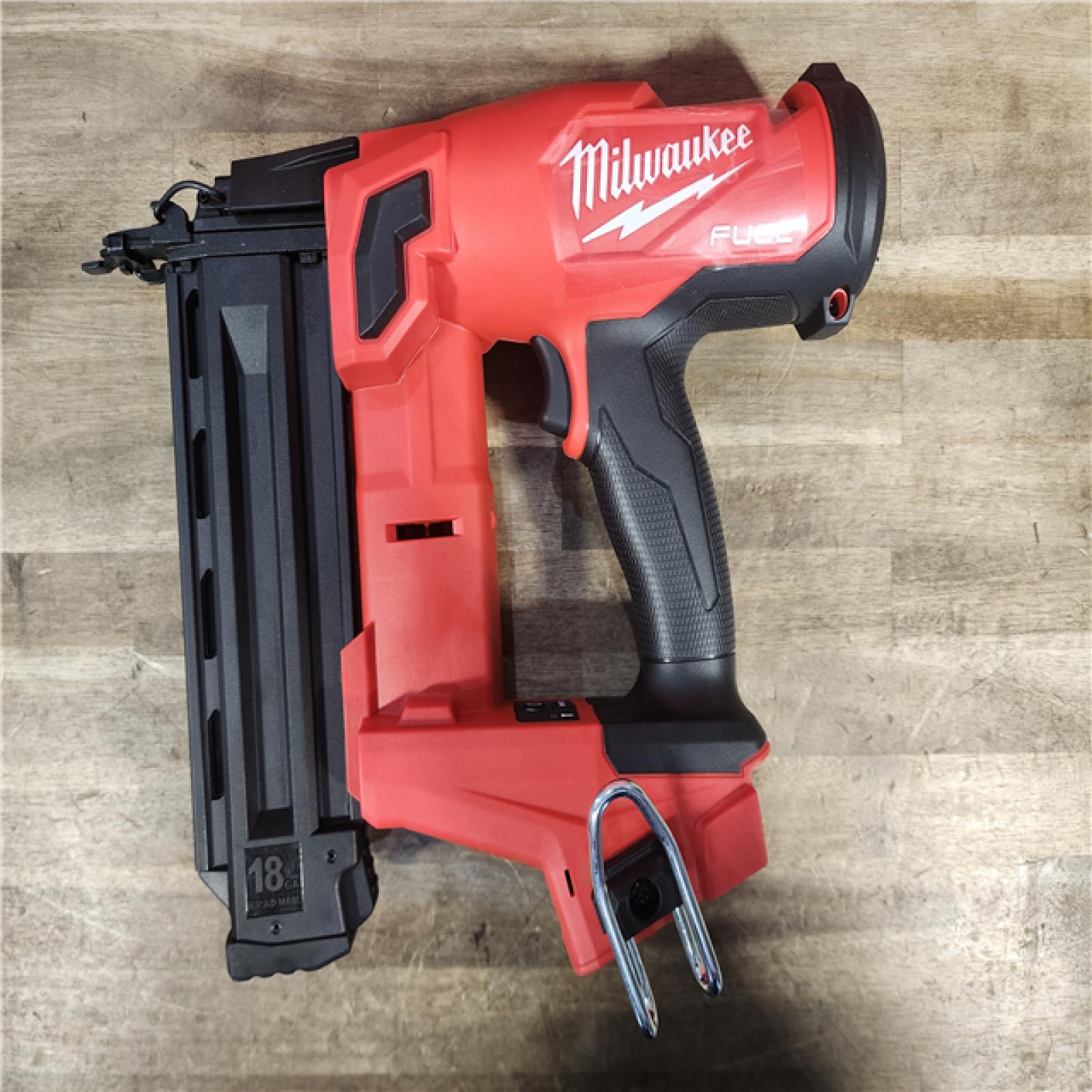 HOUSTON LOCATION - AS-IS (APPEARS LIKE NEW) Milwaukee M18 Fuel 18V Brushless 18-Gauge Brad Nailer 2746-20 (Bare Tool)