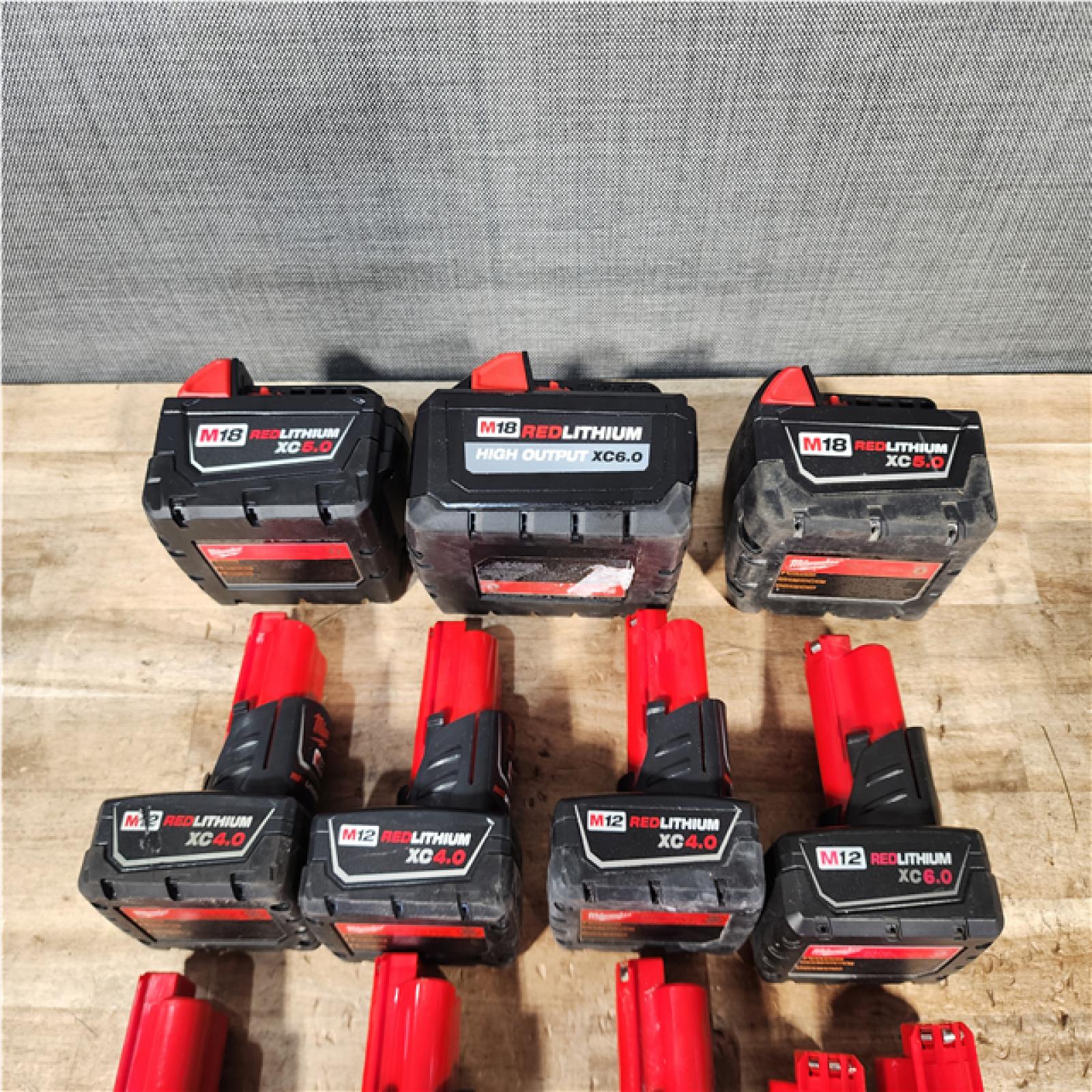 HOUSTON LOCATION - AS - IS MILWAUKEE BATTERY PACK QTY - 15