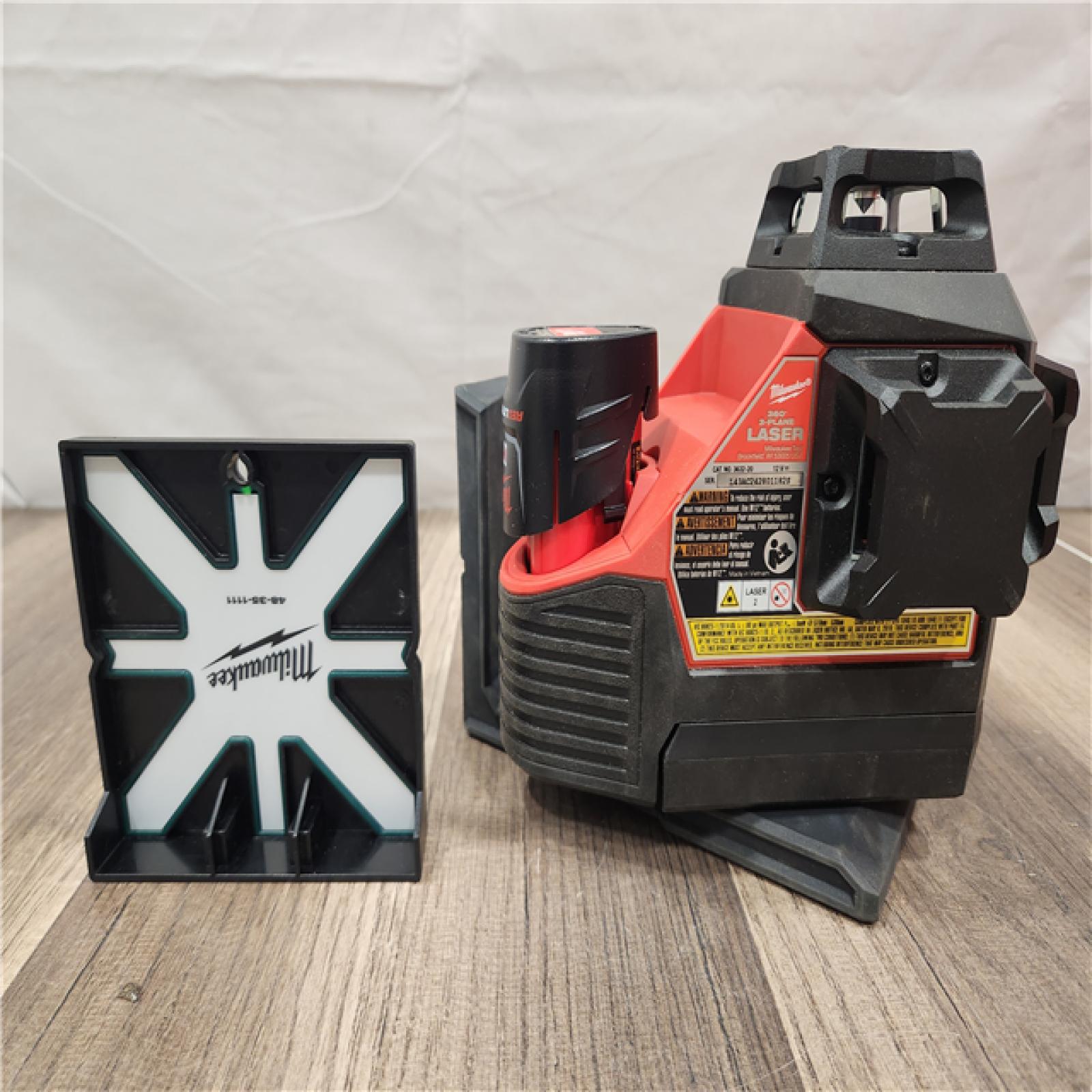 AS-IS- Milwaukee- M12 Green Beam Laser 360° 3-Plane Kit