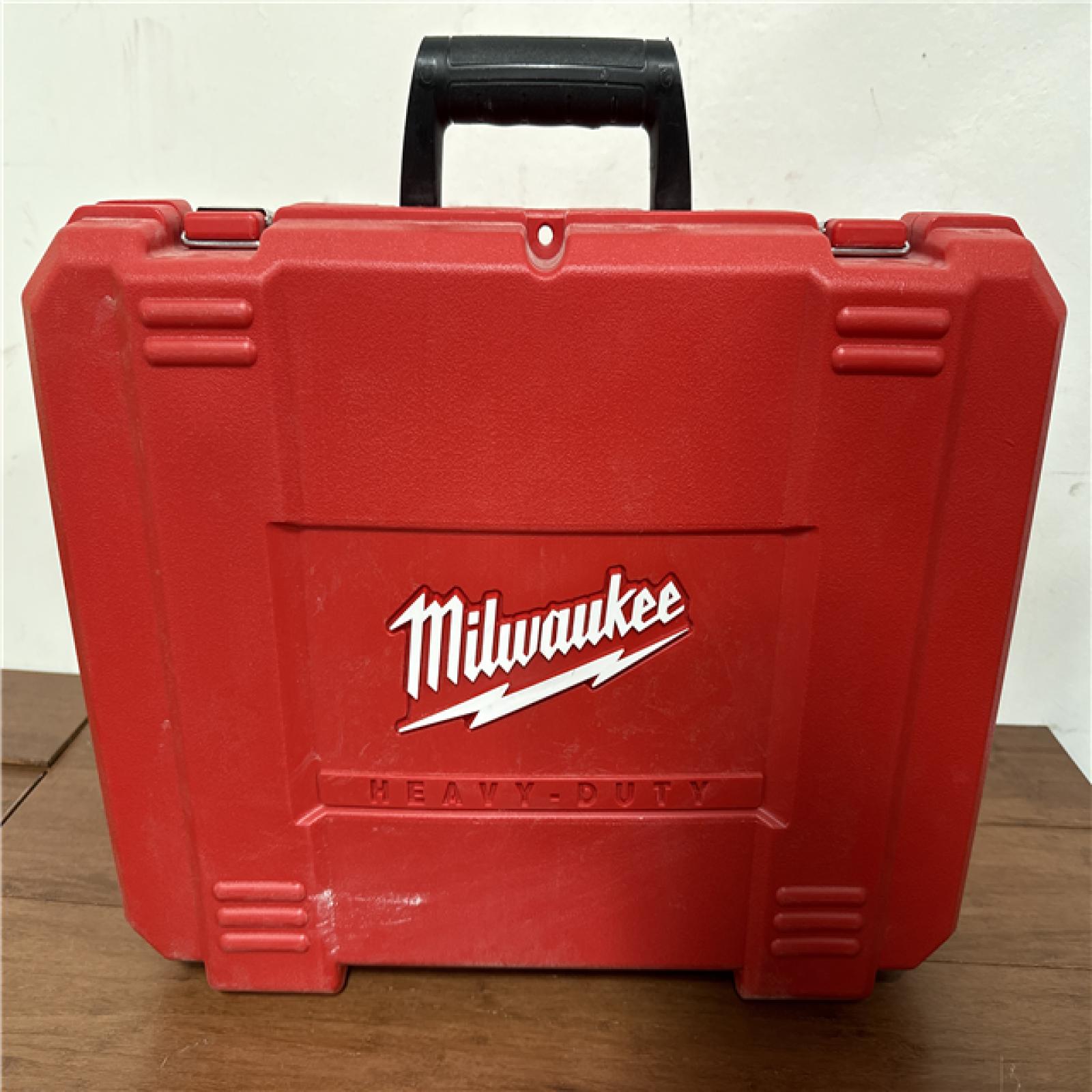 California AS-IS Milwaukee M12 Force Logic Press Tool Kit  Includes (2) Batteries  Charger & Hard Case