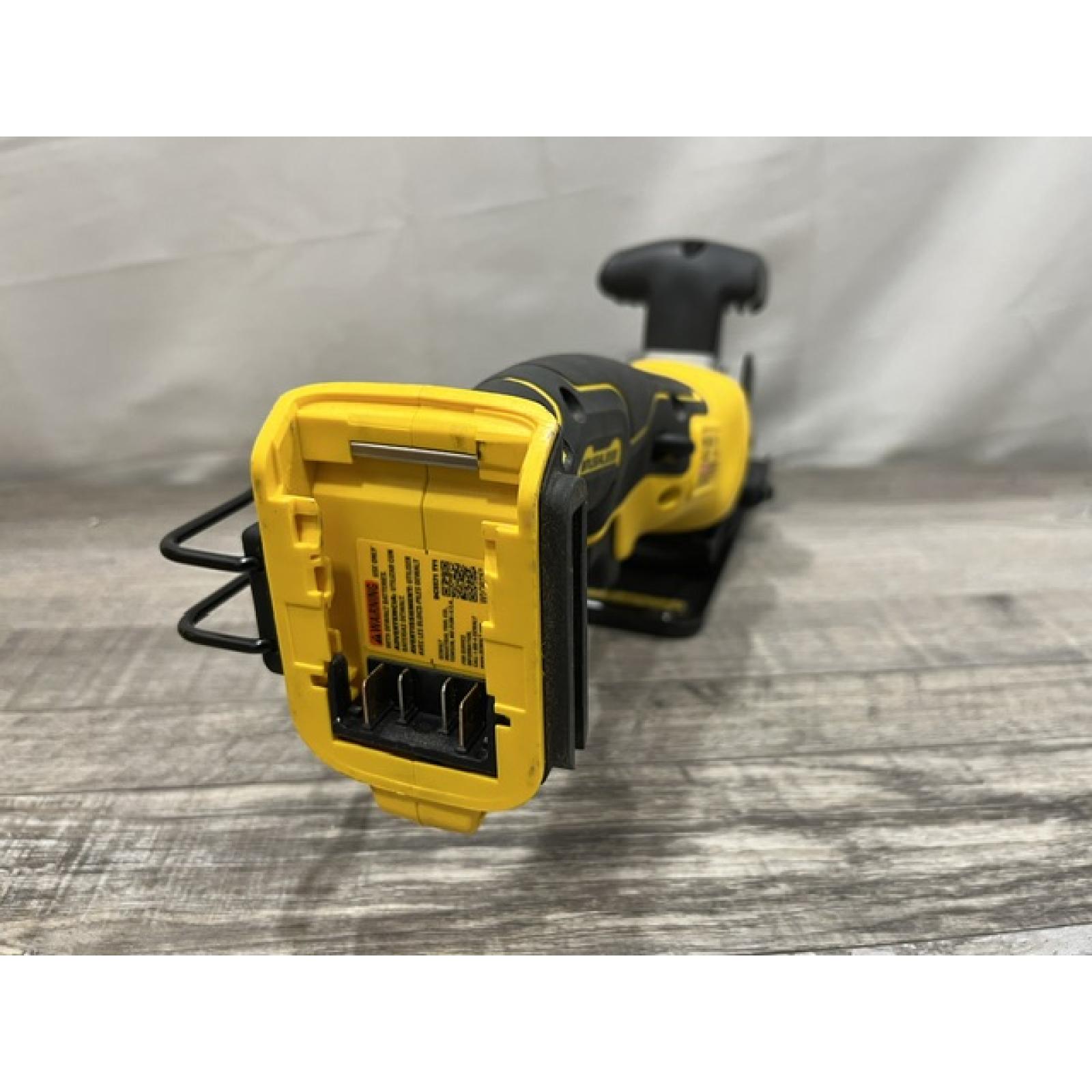 AS-IS DEWALT ATOMIC 20V MAX Cordless Brushless 4-1/2 in. Circular Saw (Tool Only)