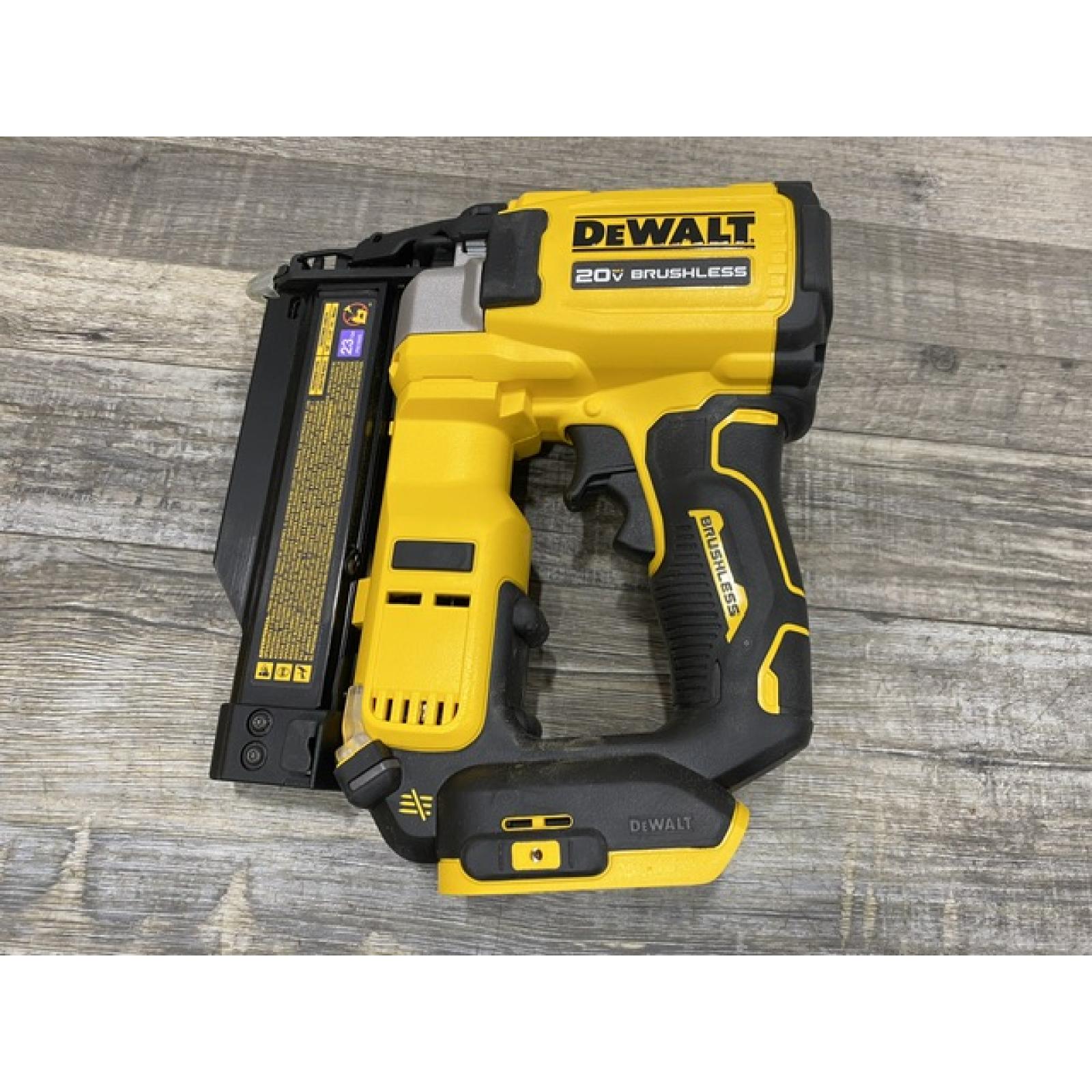 AS-IS DEWALT ATOMIC 20V MAX Lithium Ion Cordless 23 Gauge Pin Nailer Kit