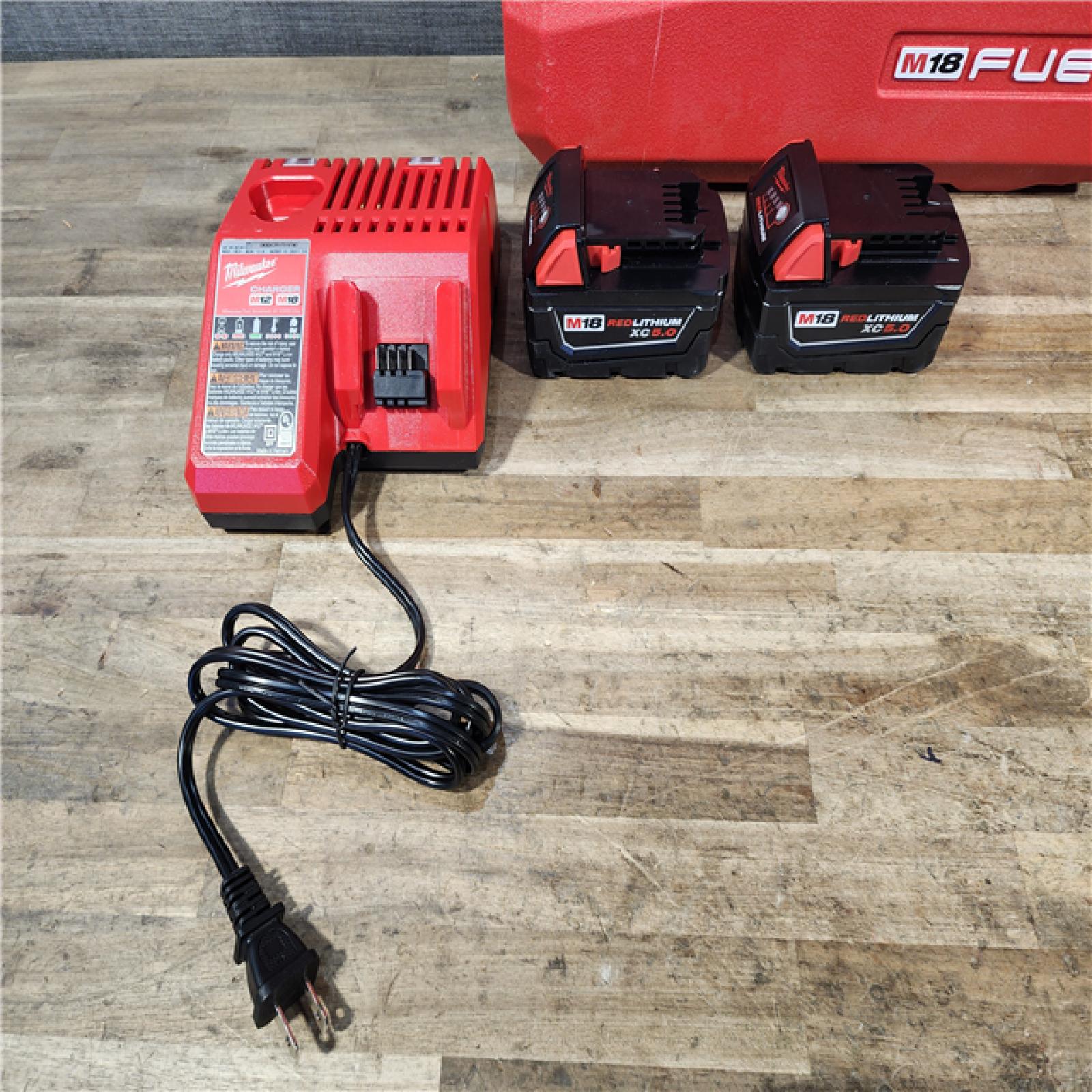 HOUSTON LOCATION - AS-IS (APPEARS LIKE NEW) Milwaukee 2903-22 18V M18 FUEL Lithium-Ion Brushless Cordless 1/2 Drill/Driver Kit