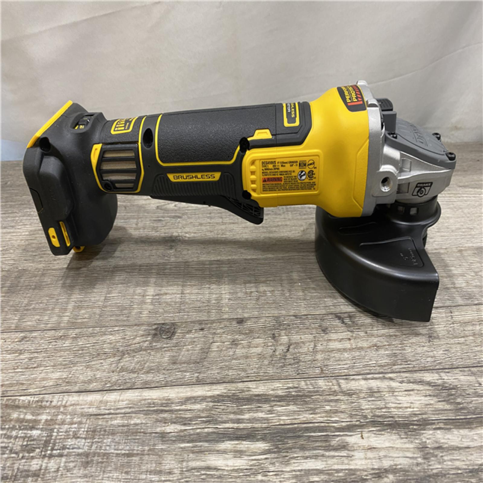 LIKE NEW - DEWALT 20V XR Cordless 4-1/2. in. to 5 in. Variable Speed Angle Grinder (Tool Only)