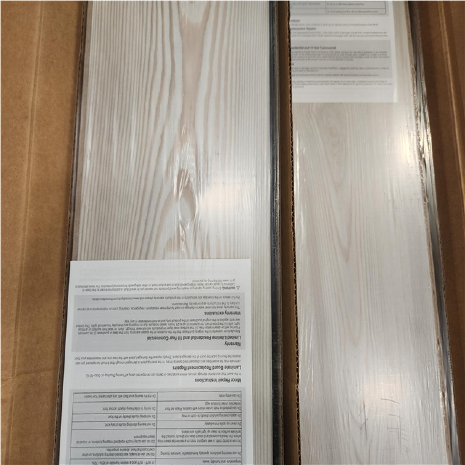 Phoenix NEW Home Decorators Collection Kimball Mill Oak 12 mm T x 8.03 in W Waterproof Laminate Wood Flooring (461 sqft/29 case)