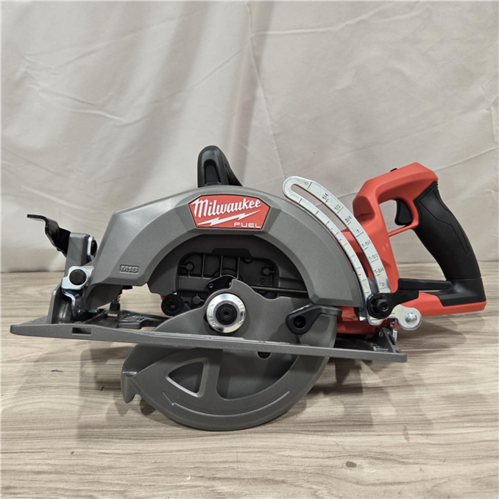 AS-IS MILWAUKEE 7-1/4 REAR HANDLE CIRCULAR SAW (TOOL ONLY)