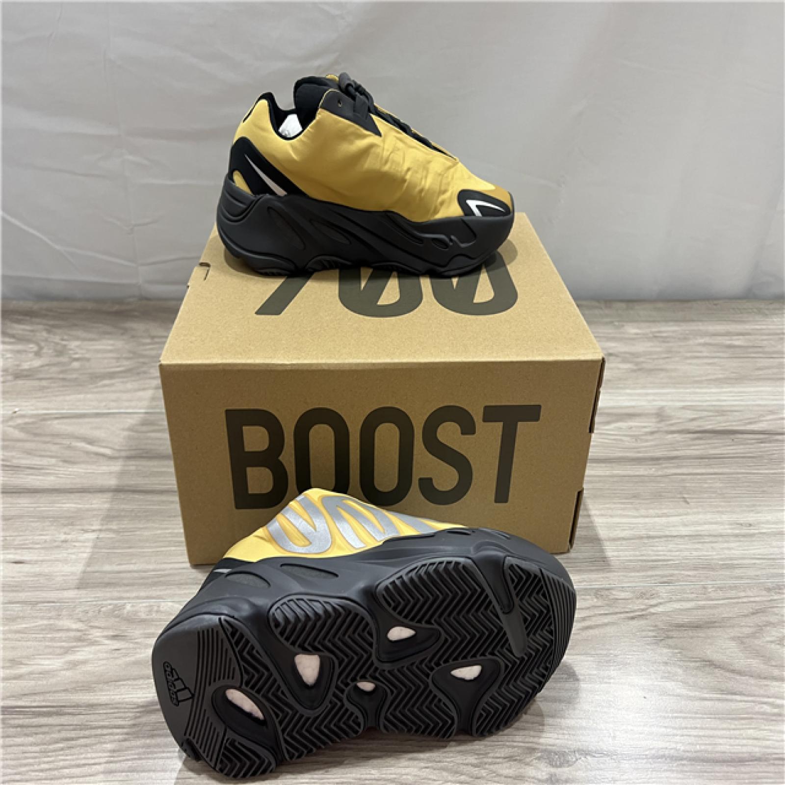 Adidas Yeezy Boost 700 MNVN - Orange - SZ 5