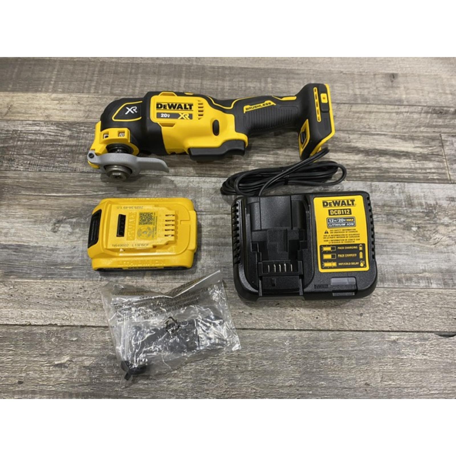 AS-IS DEWALT 20V MAX XR Cordless Brushless 3-Speed Oscillating Multi Tool Kit