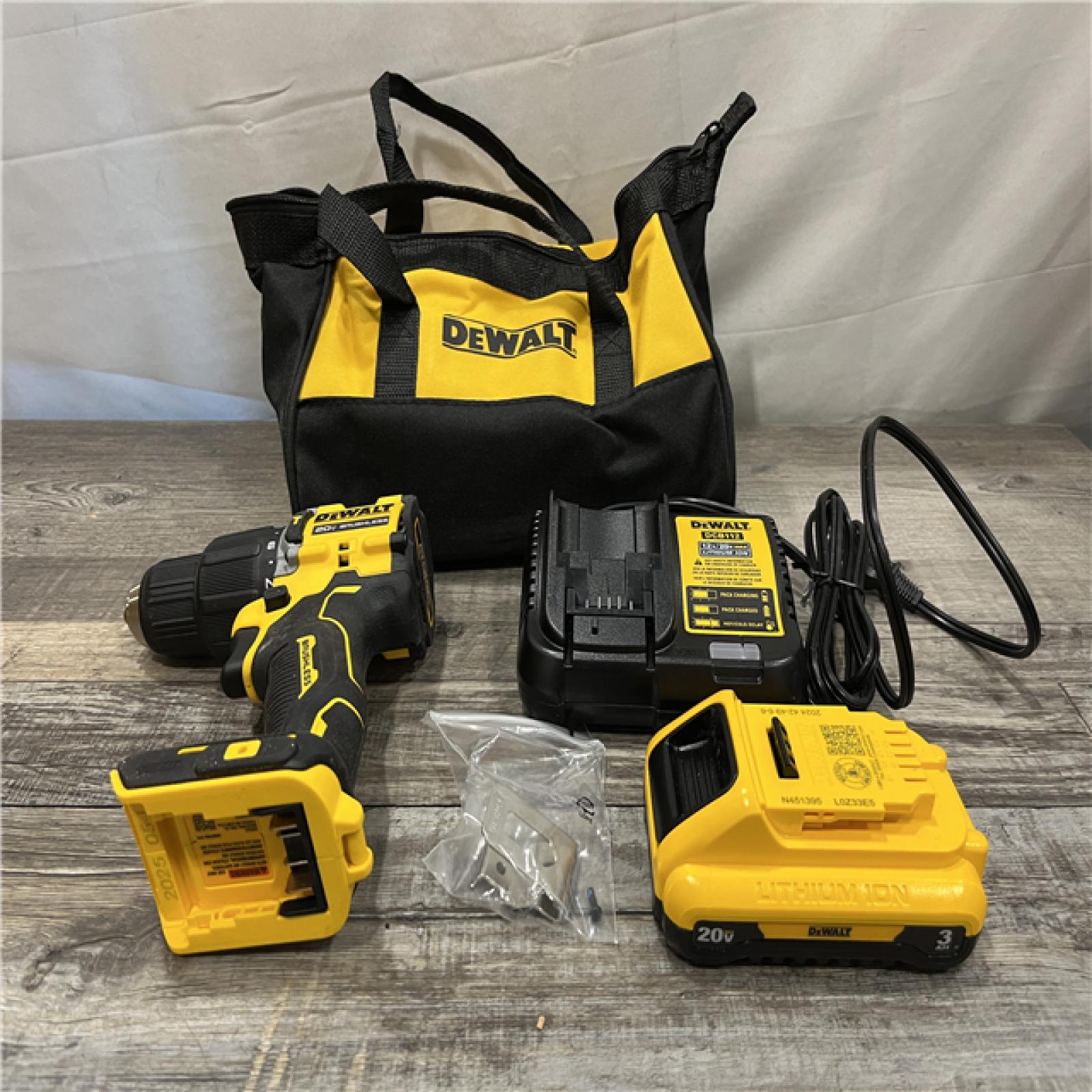 AS-IS DEWALT ATOMIC 20V Cordless 1/2 in. Compact Hammer Drill Kit
