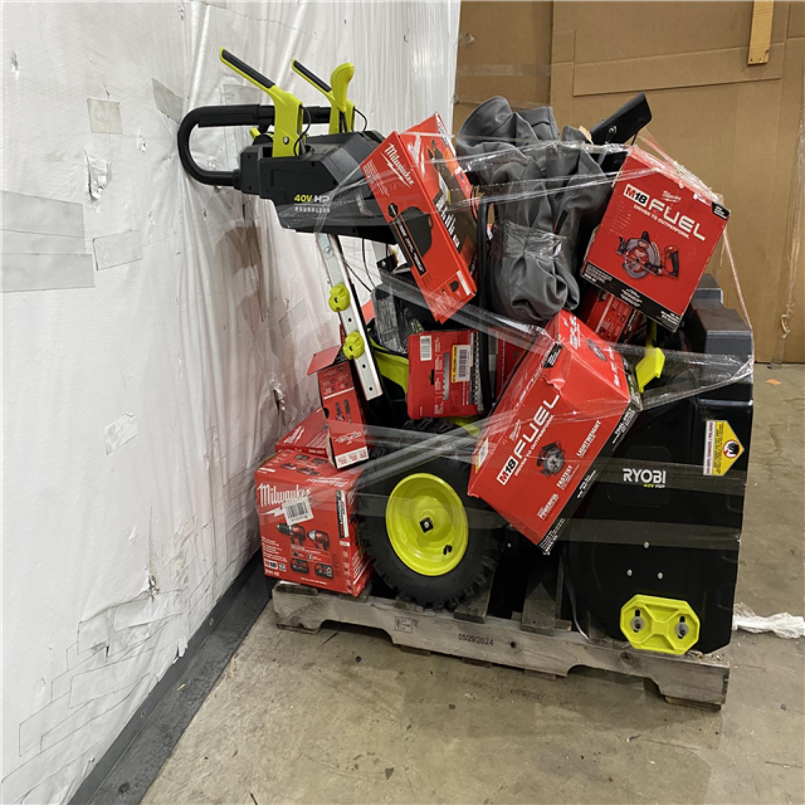 Houston Location AS IS - Tool Pallet