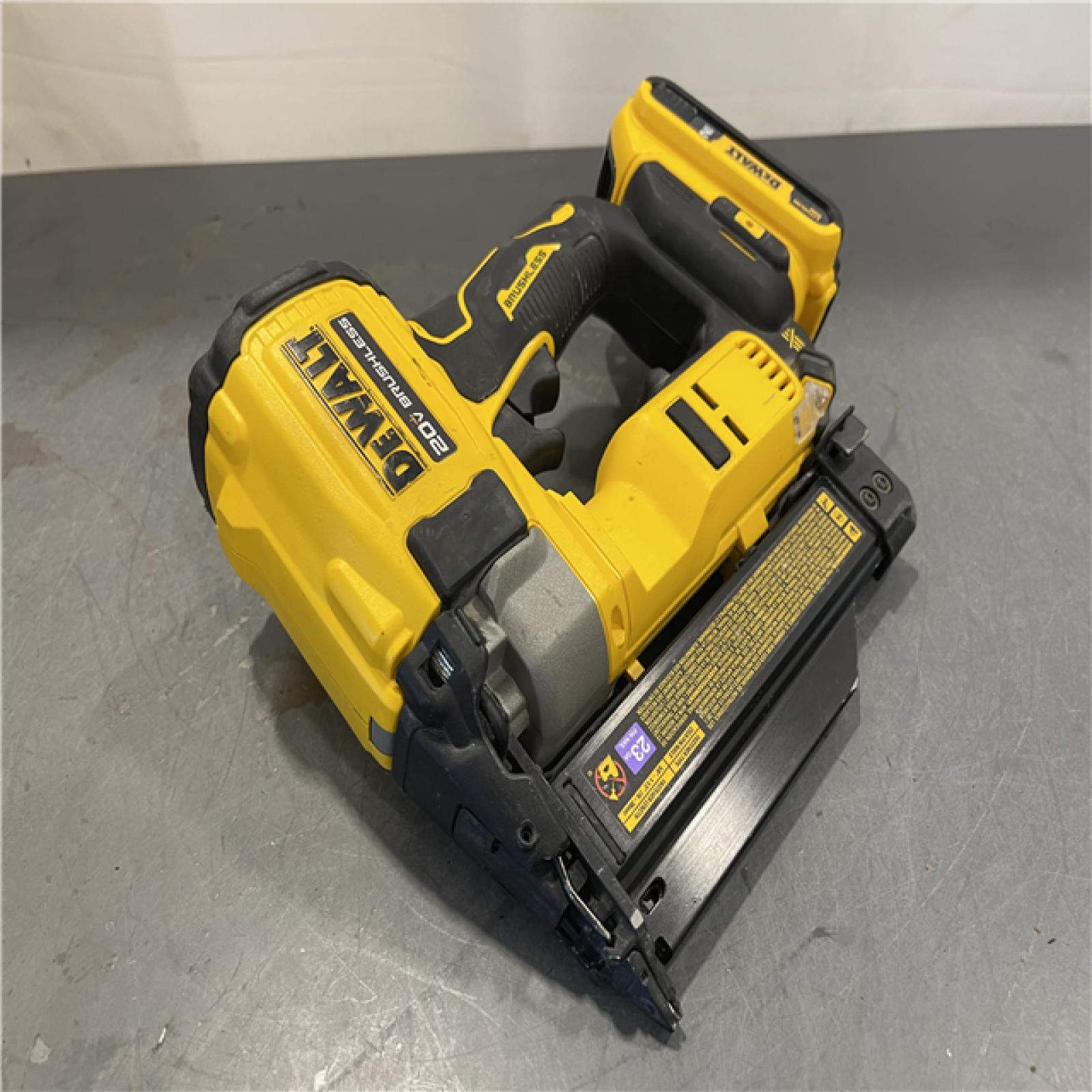 AS-IS - DeWalt ATOMIC 20V MAX Lithium Ion Cordless 23 Gauge Pin Nailer Kit