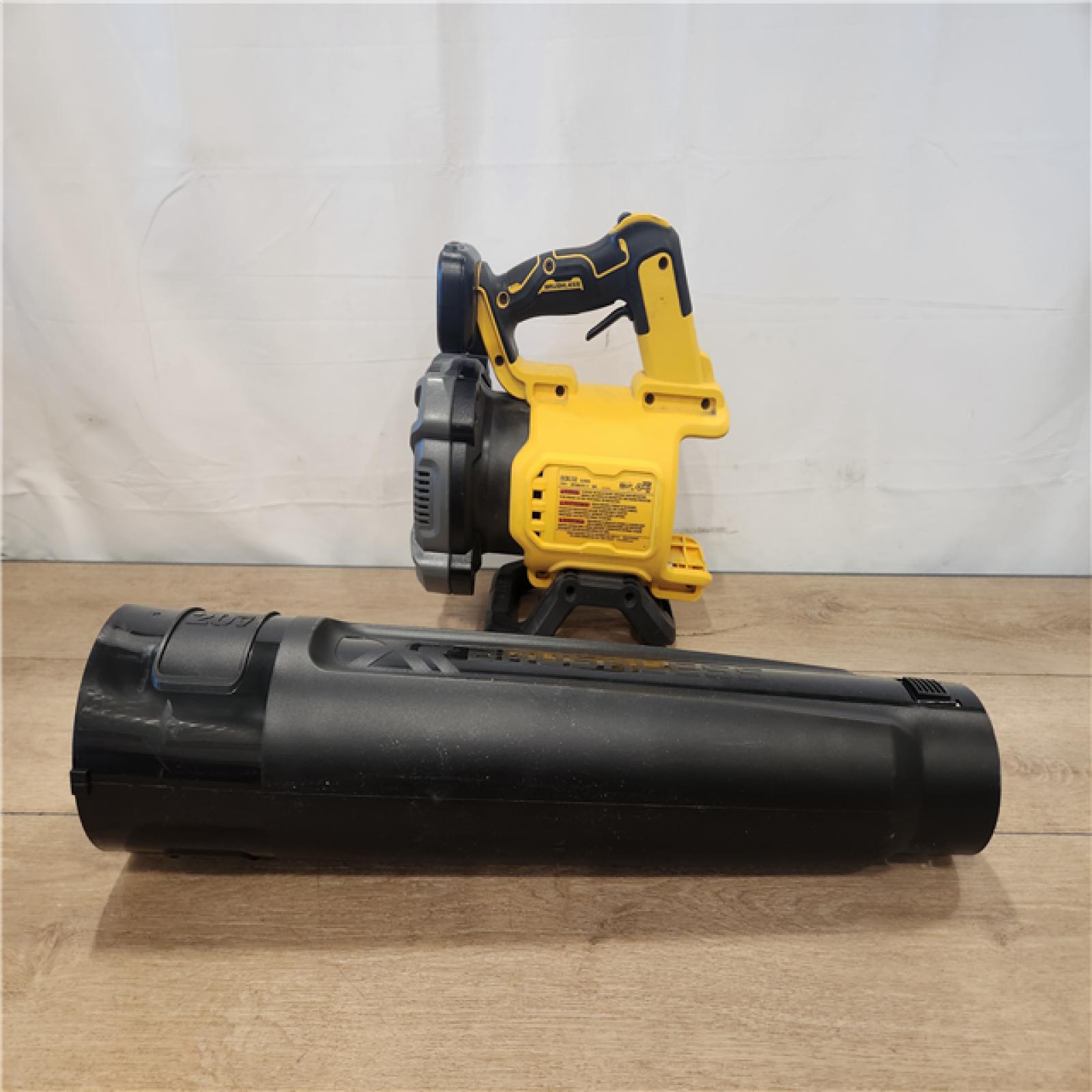 AS-IS- DEWALT 20V MAX* XR Brushless Cordless Handheld Blower Kit