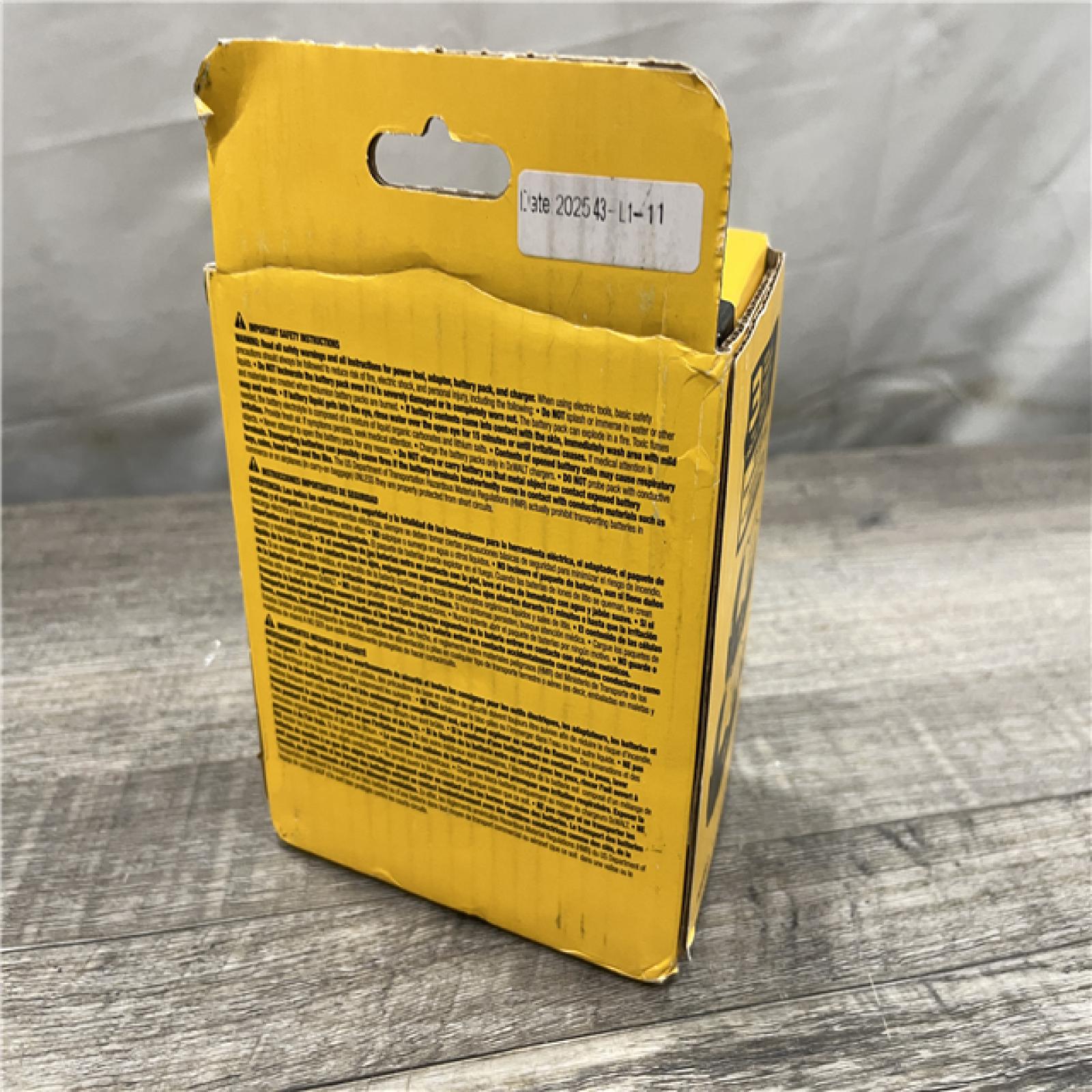 NEW - DEWALT 20V MAX Premium Lithium-Ion 4.0Ah Battery Pack (2 Pack)