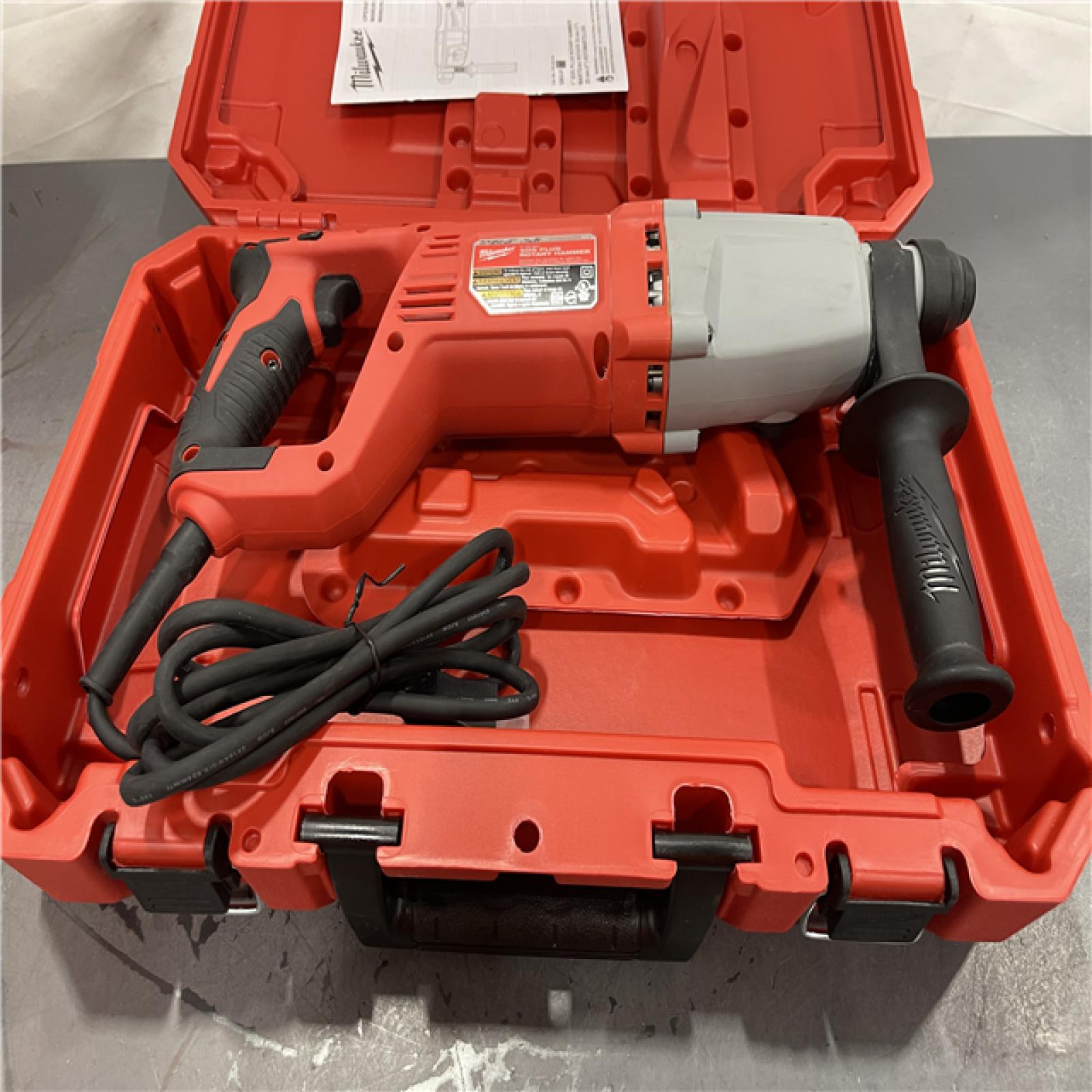 AS-IS - Milwaukee M12 12V Lithium-Ion Cordless 10 oz. Adhesive and Caulk Gun