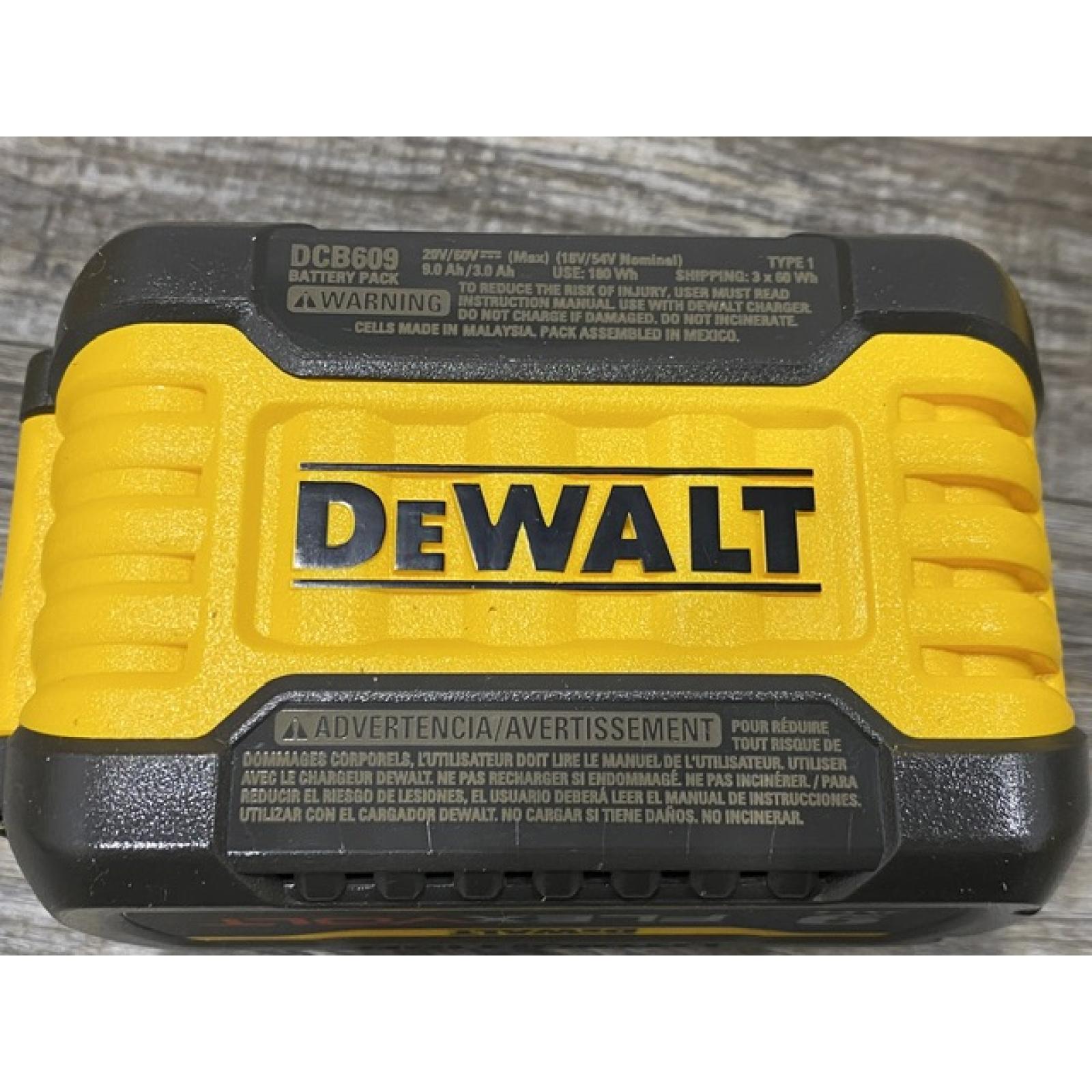 LIKE NEW - DEWALT 20V/60V MAX FLEXVOLT Lithium-Ion 9.0Ah Battery and Charger Starter Kit