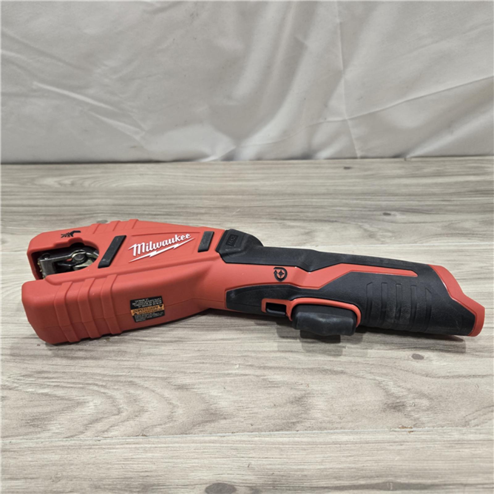 AS-IS Milwaukee M12 12V Cordless Copper Tubing Cutter (Tool-Only)