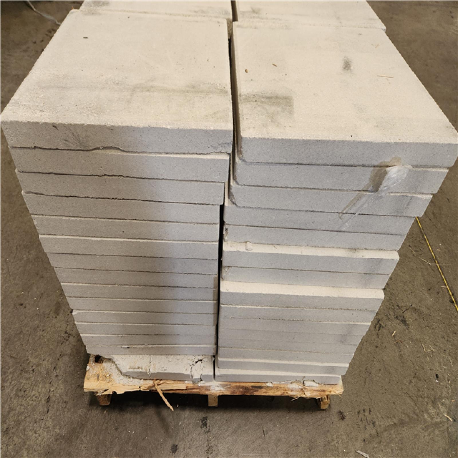 Phoenix AS-IS Oldcastle 15.75 in. x 15.75 in. x 1.75 in. White Concrete Step Stone (90- Piece Pallet)