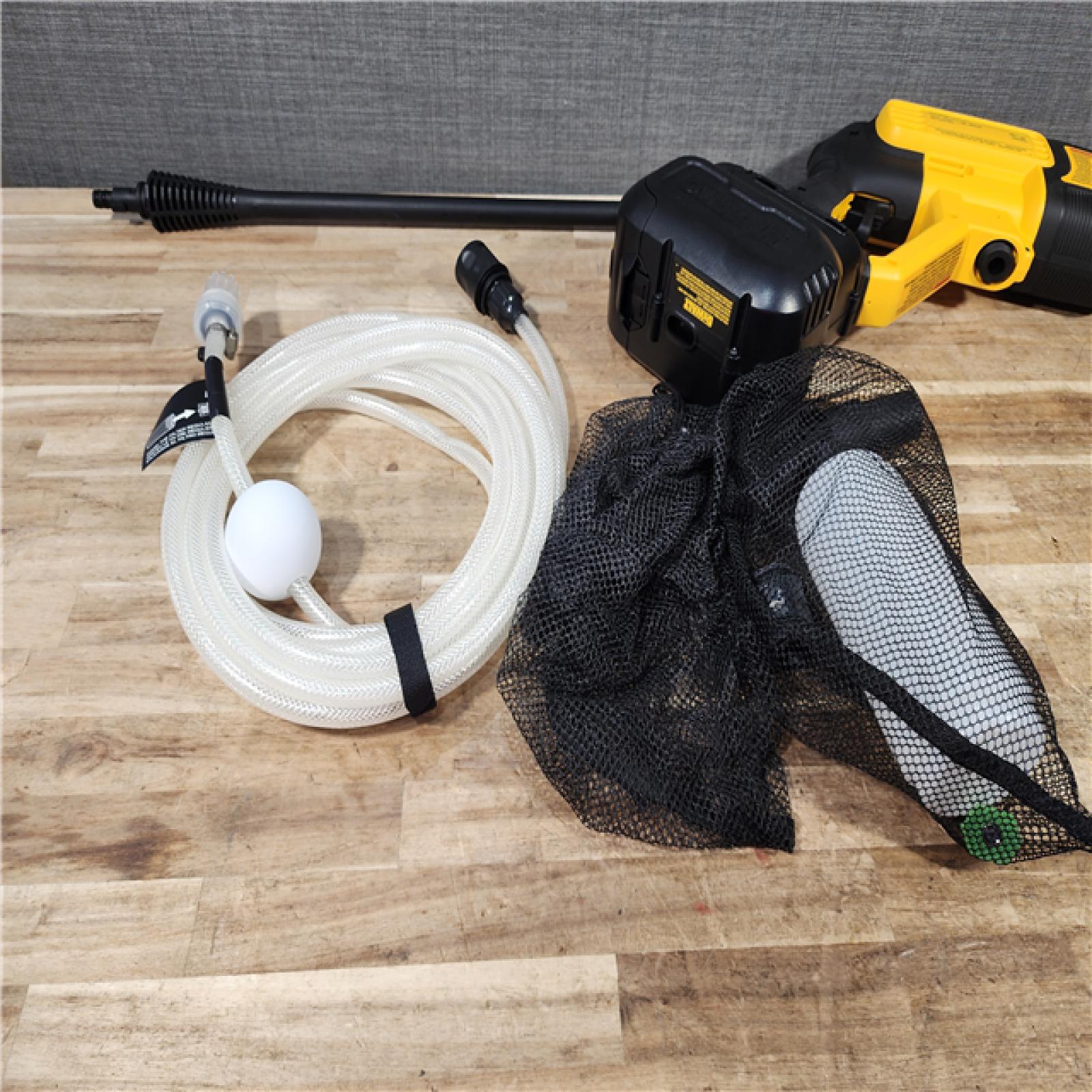 HOUSTON LOCATION - AS - IS DEWALT 20V MAX 550 PSI 1.0 GPM Cold Water Cordless Power Cleaner with 4-Nozzles (Tool Only)