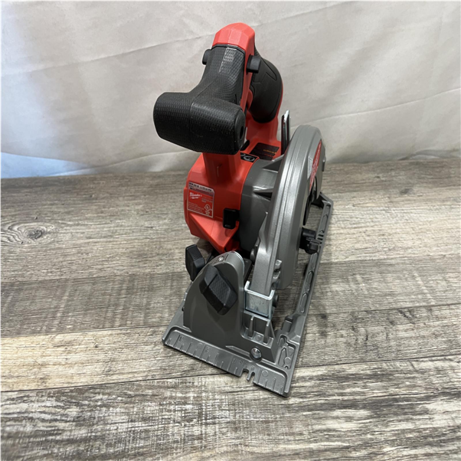 AS-IS Milwaukee FUEL 12V Lithium-Ion Brushless 5-3/8 in. Cordless Circular Saw (Tool-Only)
