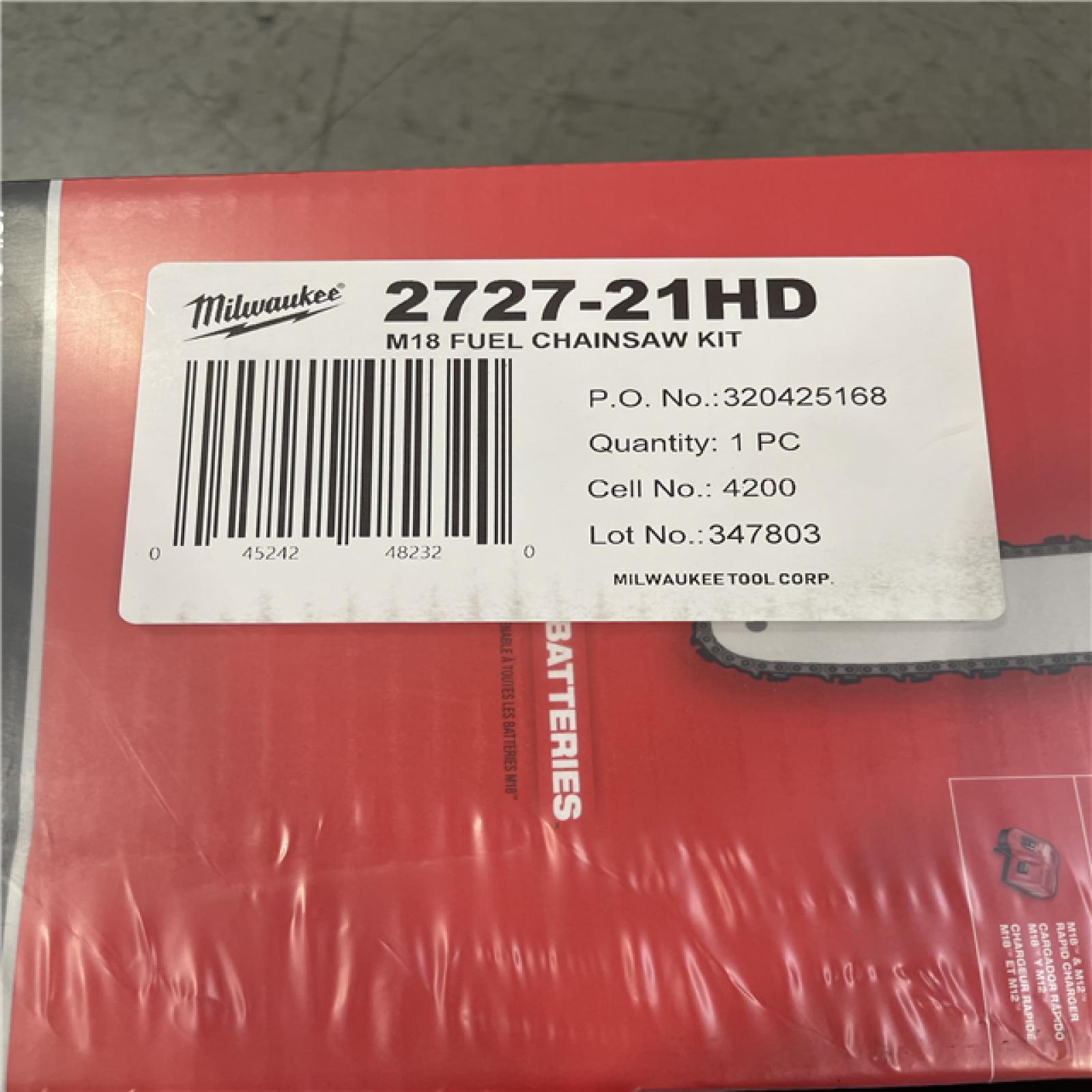 NEW!- Milwaukee M18 FUEL 16 in. 18V Lithium-Ion Brushless Battery Chainsaw Kit with 12.0 Ah Battery and M18 Rapid Charger