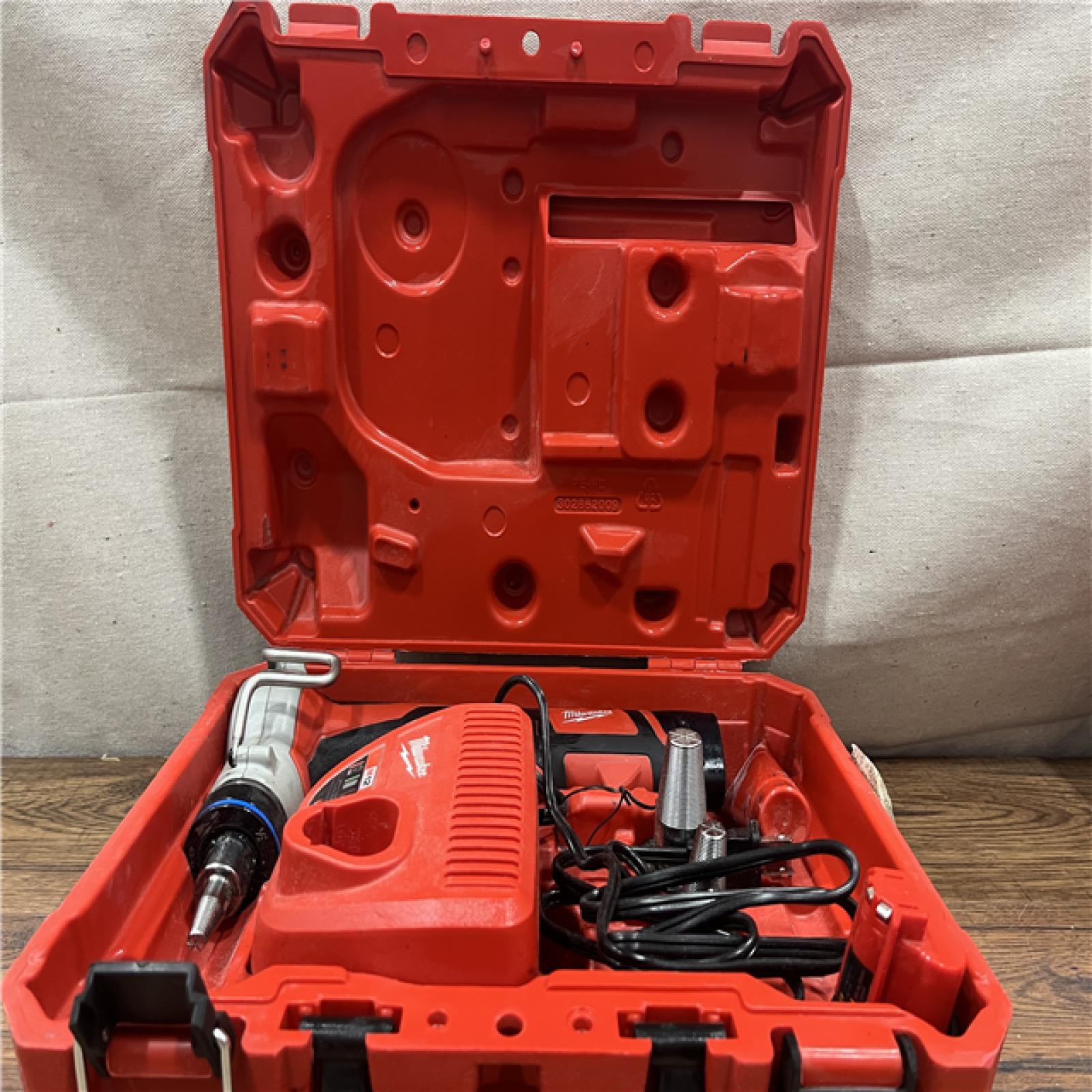 AS-IS Milwaukee M12 12-Volt Lithium-Ion Cordless PEX Expansion Tool Kit with (2) 1.5 Ah Batteries, (3) Expansion Heads and Hard Case
