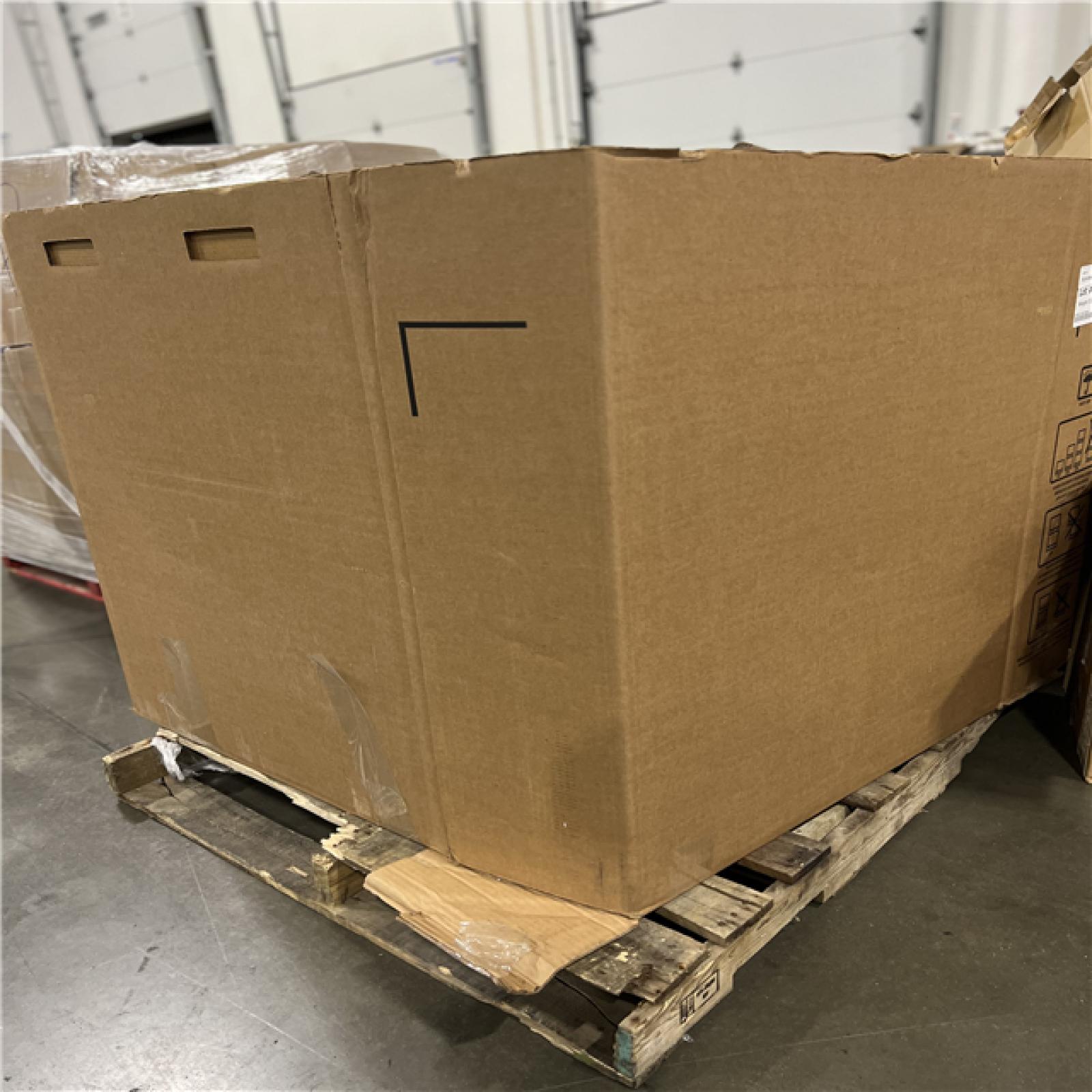 DALLAS LOCATION - BULLSEYE CLOTHING, HOME GOODS PALLET