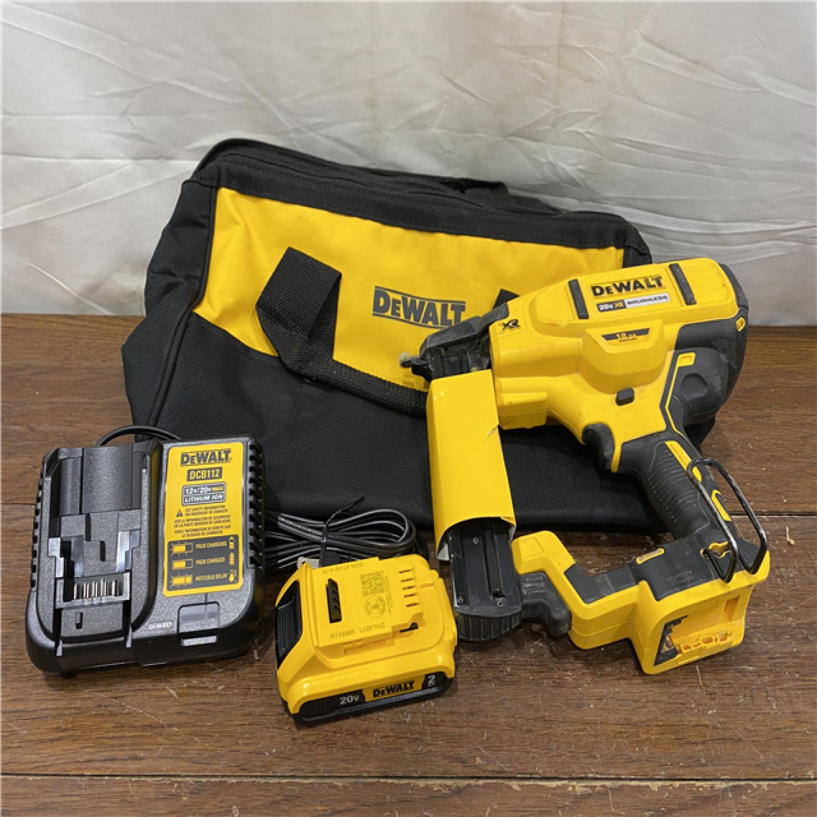 AS-IS DEWALT 20V-MAX XR 18GA BRAD NAILER KIT