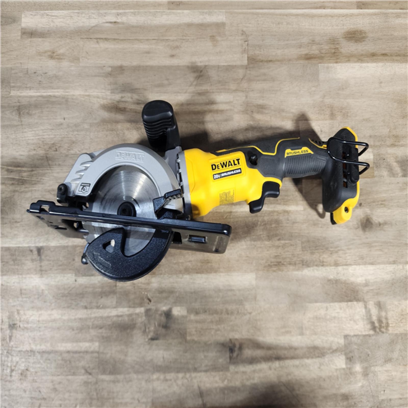 HOUSTON LOCATION - AS-IS DEWALT ATOMIC 20V MAX Cordless Brushless 4-1/2 in. Circular Saw (Tool Only)