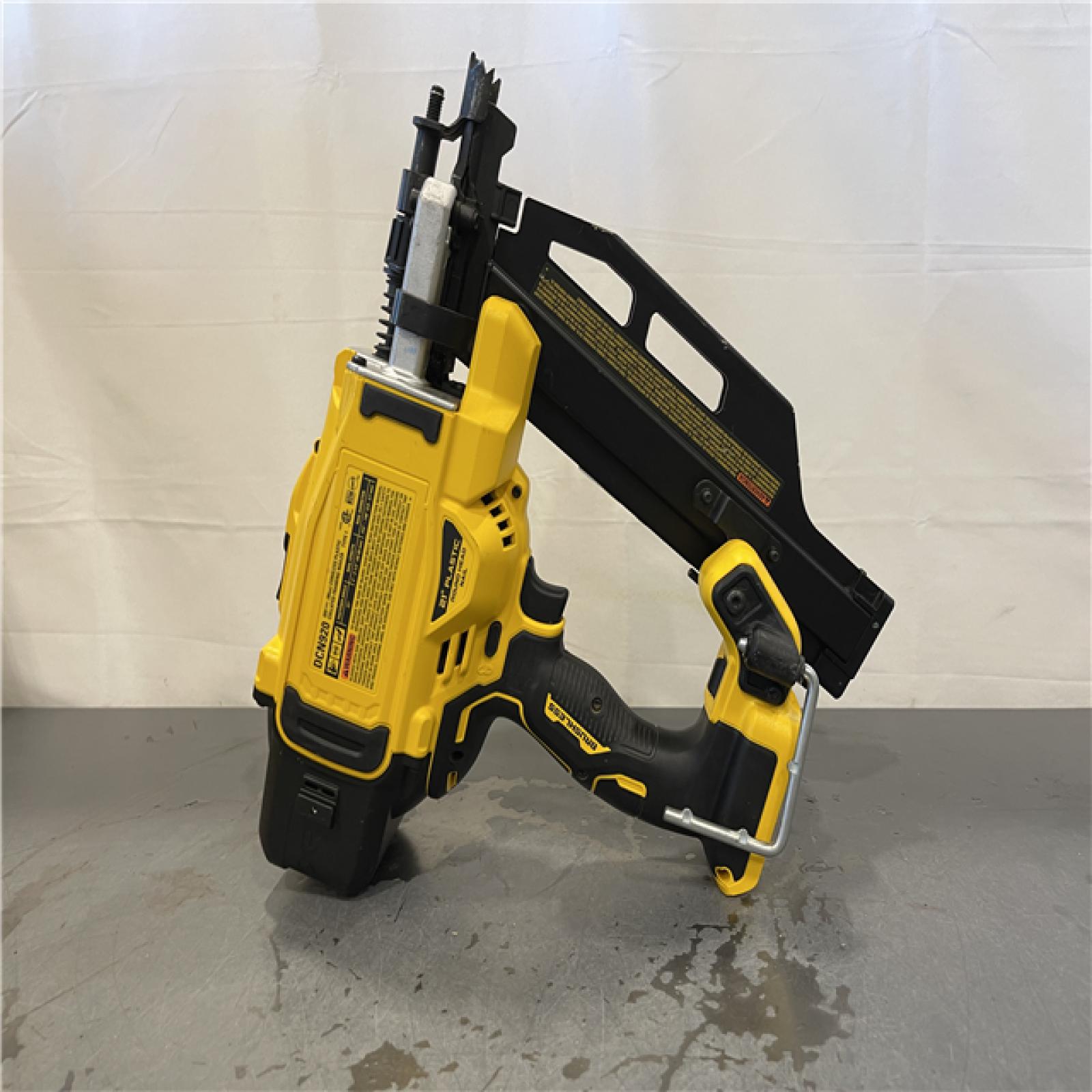 AS-IS - DEWALT 20-Volt 21° Cordless Framing Nailer