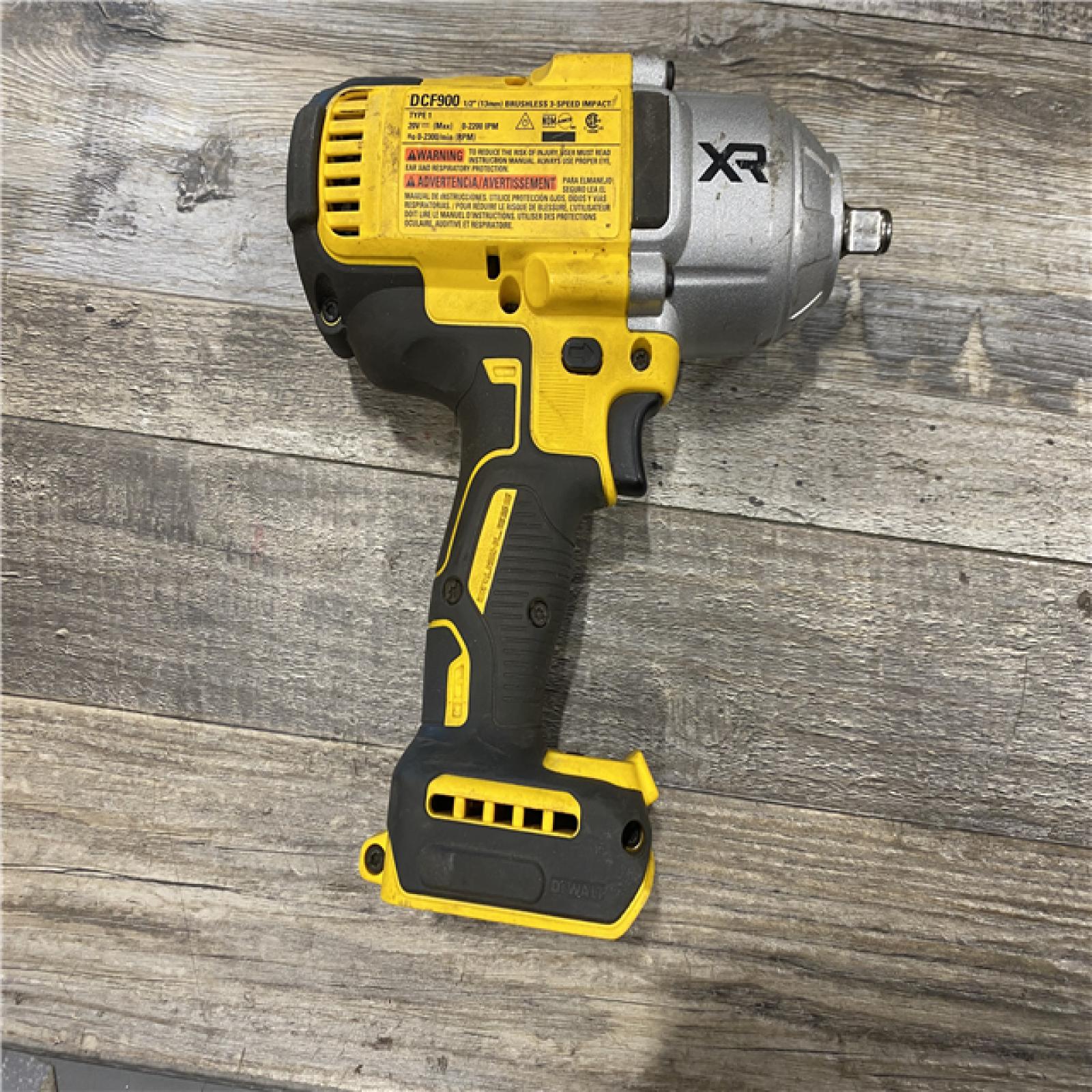 AS-IS DEWALT 20V MAX Lithium-Ion Cordless 1/2 in. Impact Wrench Kit