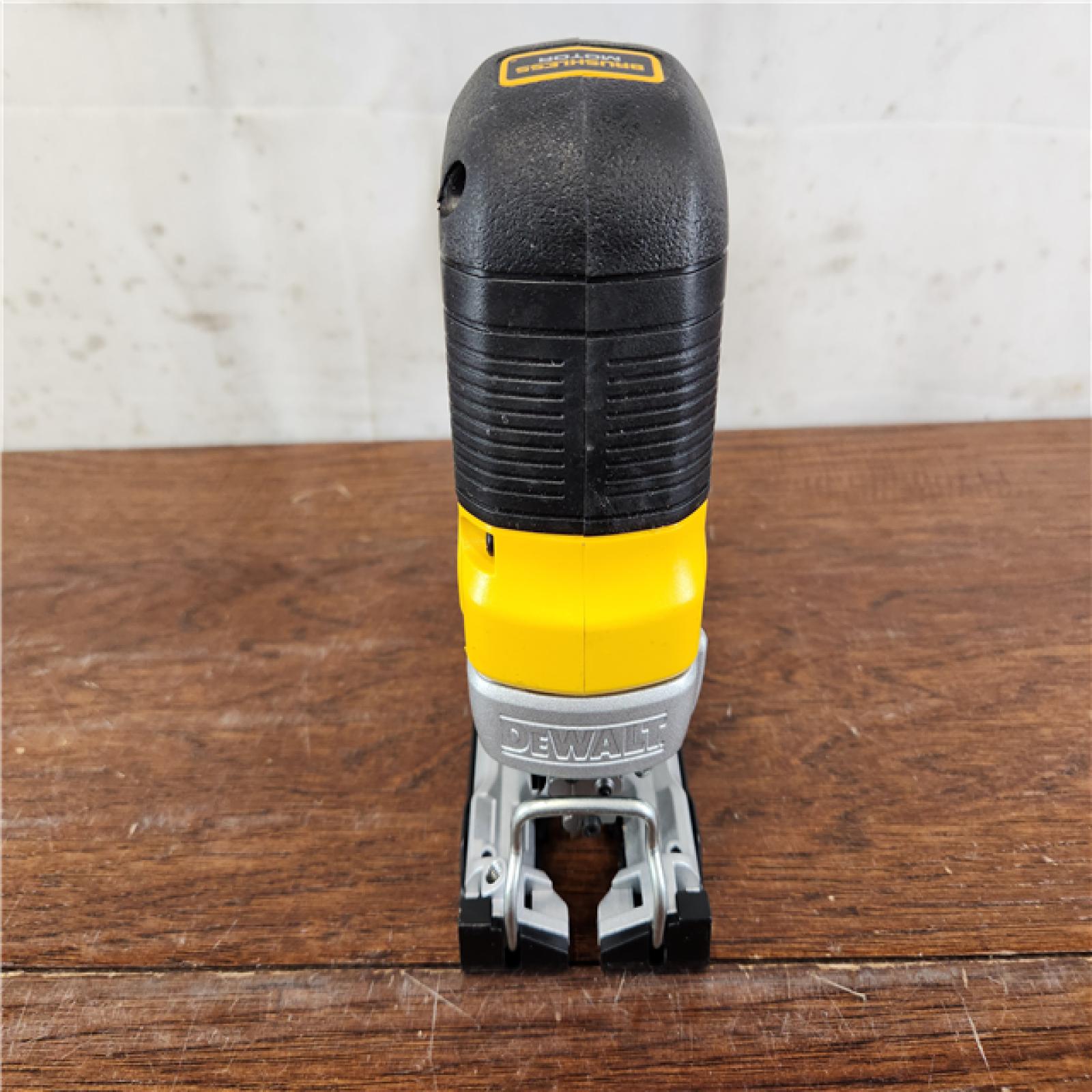 AS-IS DEWALT 20V MAX XR Cordless Barrel Grip Jigsaw (Tool Only)