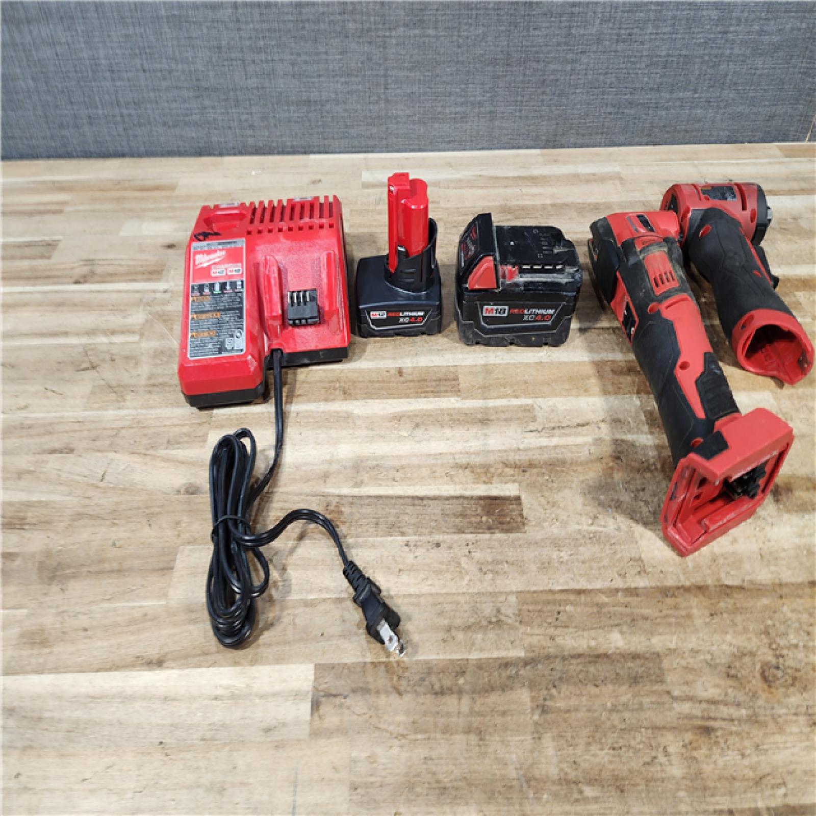 HOUSTON LOCATION - AS - IS Milwaukee 2 Tool Combo Kit W/ (2) Battery & Charger