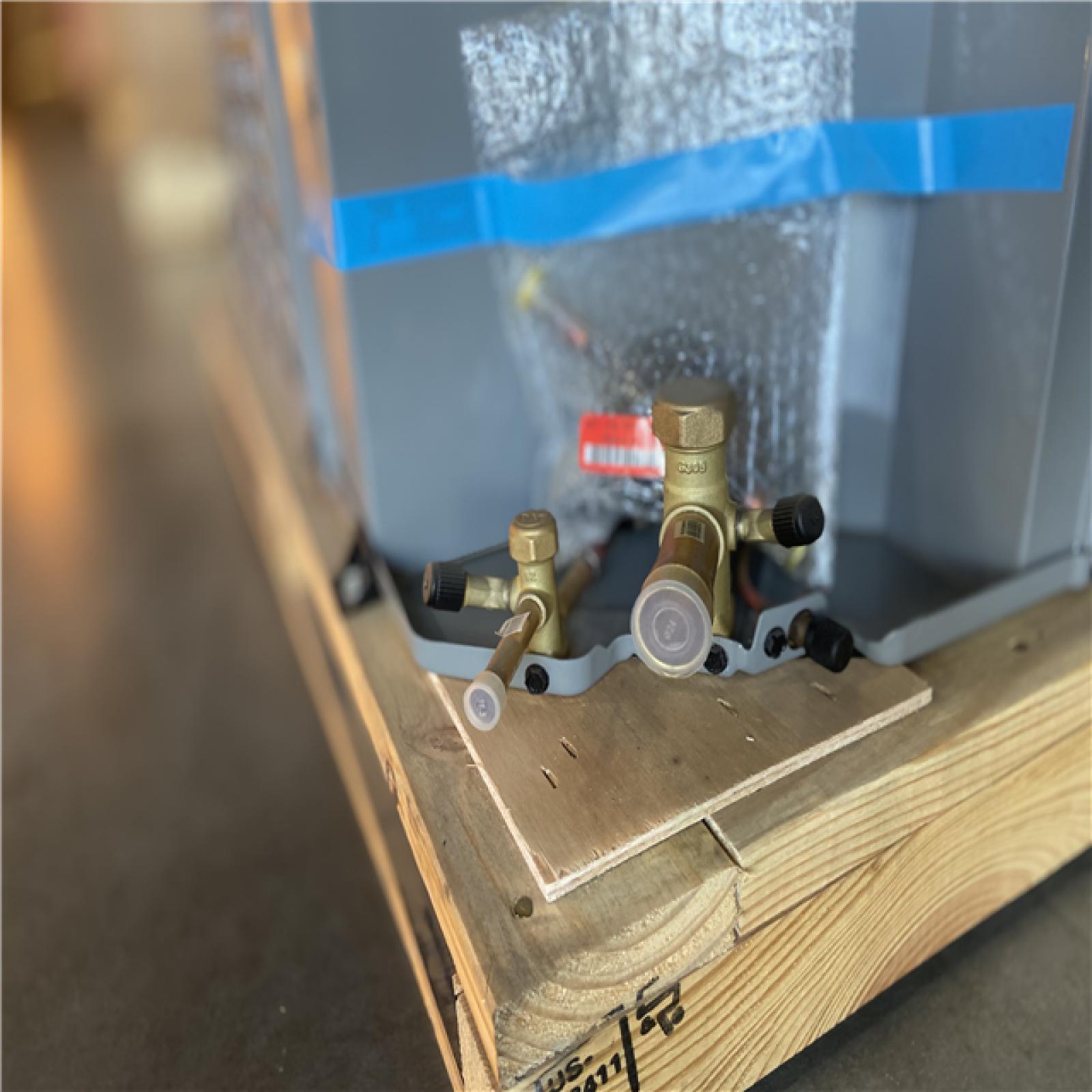 DALLAS LOCATION - Johnson Controls 4 Ton 14.3 Seer/8.2 Hspf 2-Stage Heat Pump