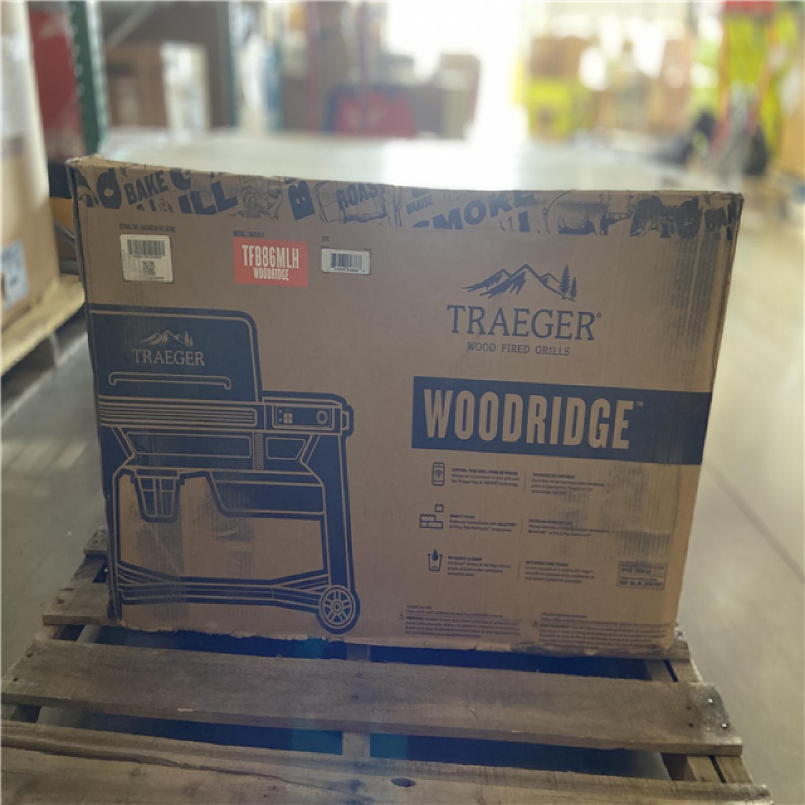 DALLAS LOCATION - Traeger Woodridge Wi-Fi Pellet Grill and Smoker in Black