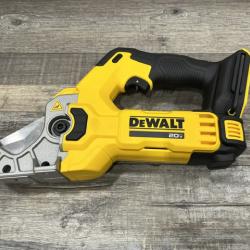 NEW - DEWALT 20V MAX Cordless Plastic Tubing Cutter (Tool Only)