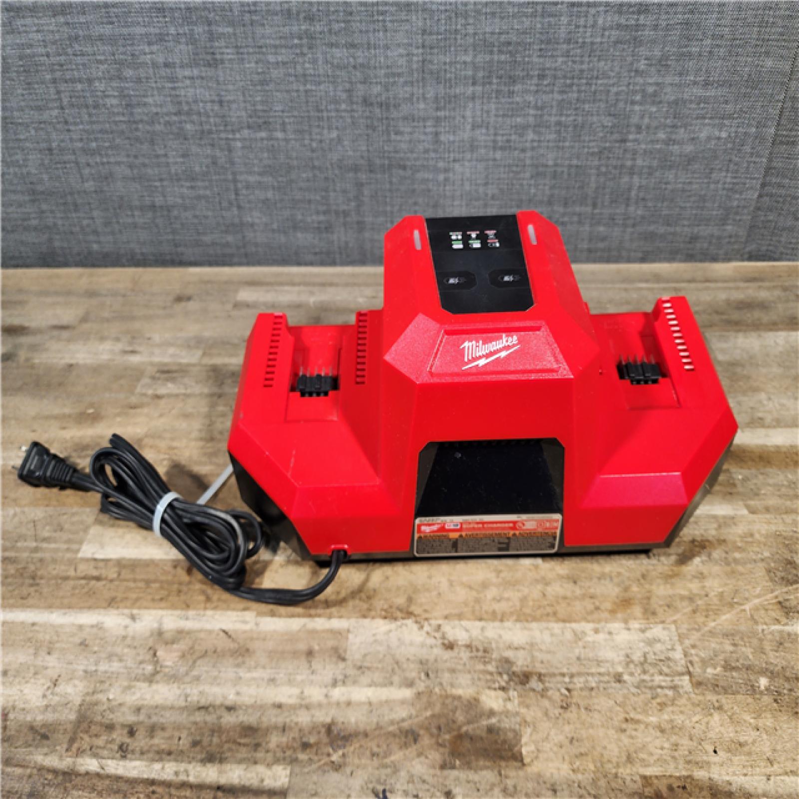 HOUSTON LOCATION - AS-IS Milwaukee M18 18V Dual Bay Simultaneous Super Charger