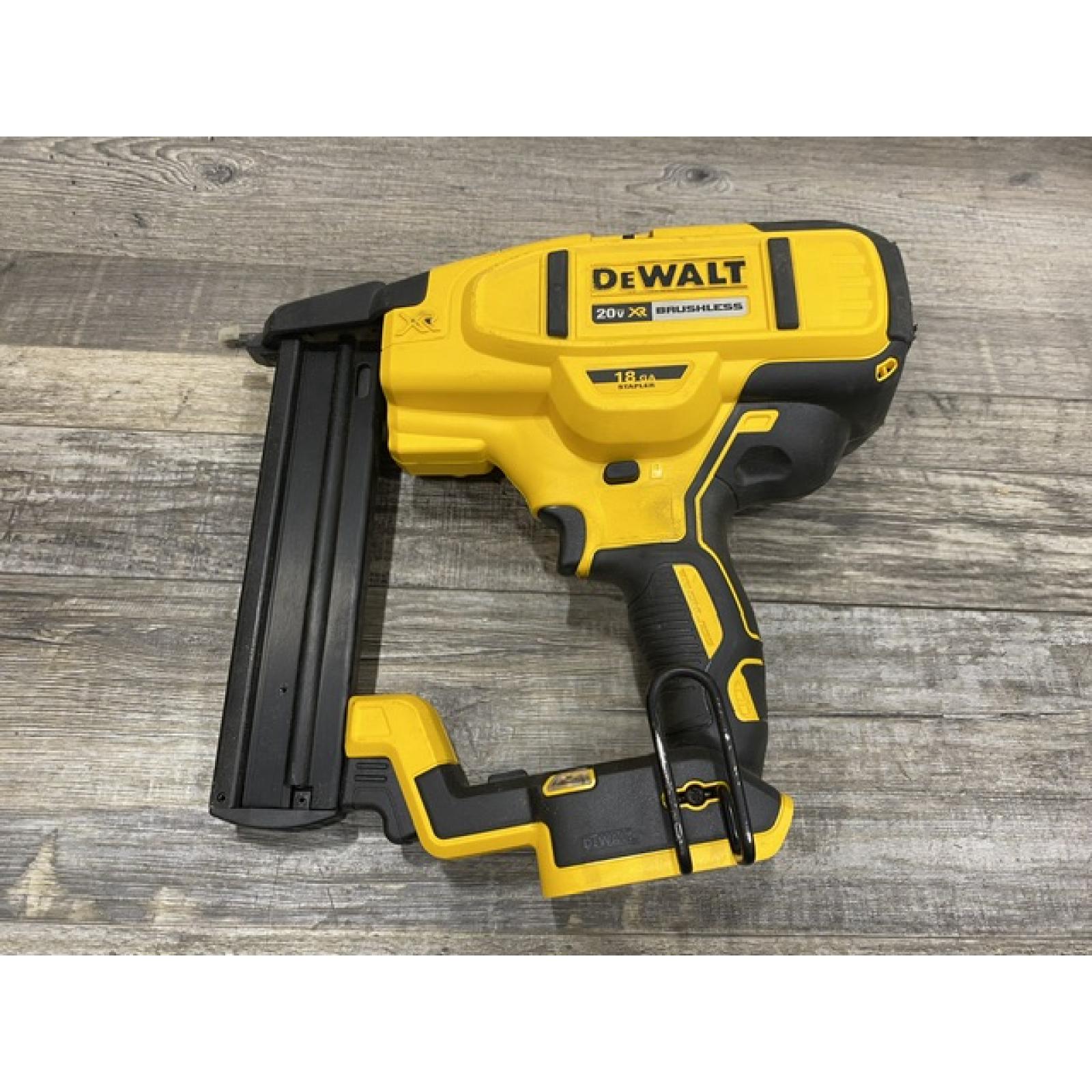 AS-IS DEWALT 20V MAX XR Lithium-Ion Cordless 18-Gauge Narrow Crown Stapler Kit