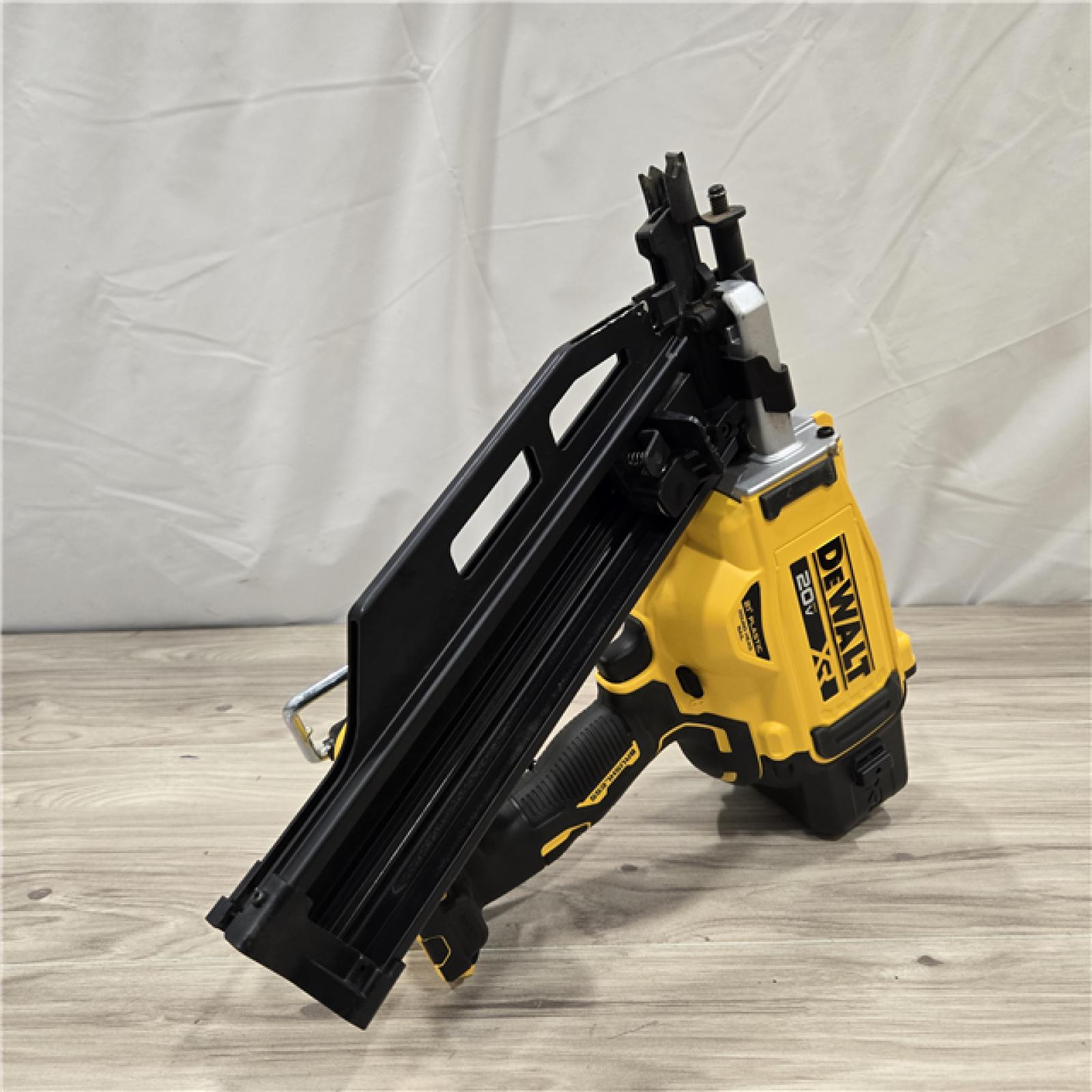 AS-IS DEWALT 20-Volt 21° Cordless Framing Nailer (Tool-Only)