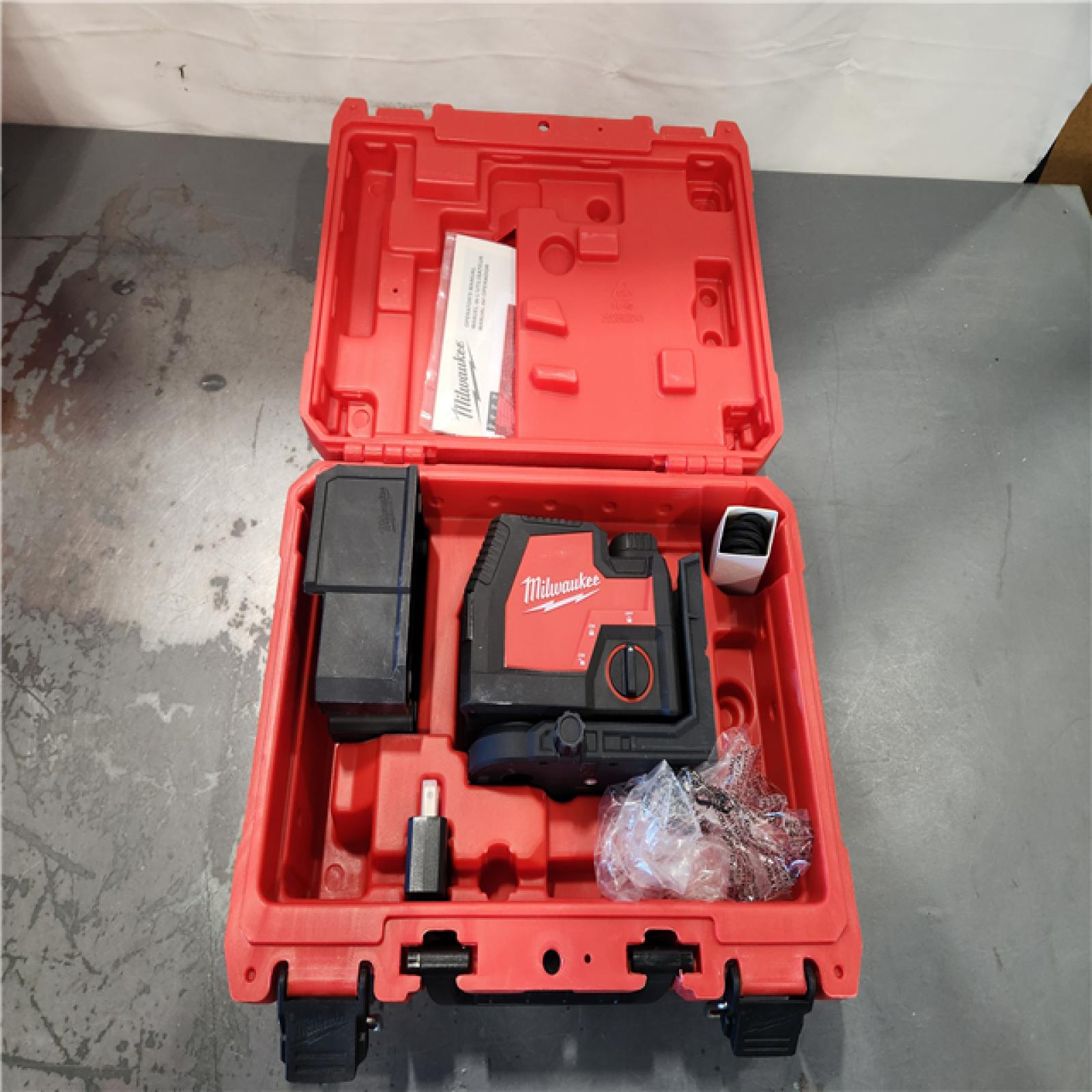 AS-IS- Milwaukee Green Beam Laser Cross Line Plumb Point USB Rechargeable