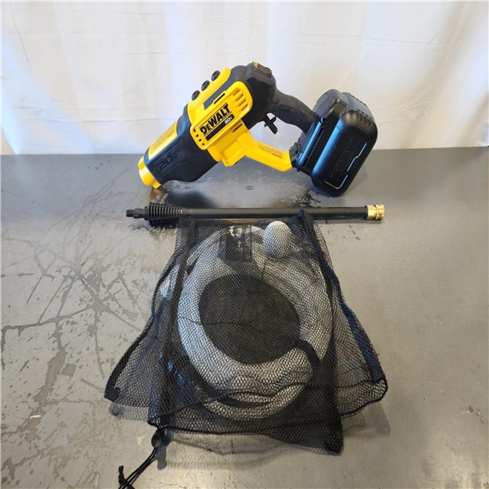 AS-IS - Dewalt 20V 550 PSI 1 GPM Cordless Power Cleaner (Tool-Only) DCPW550B