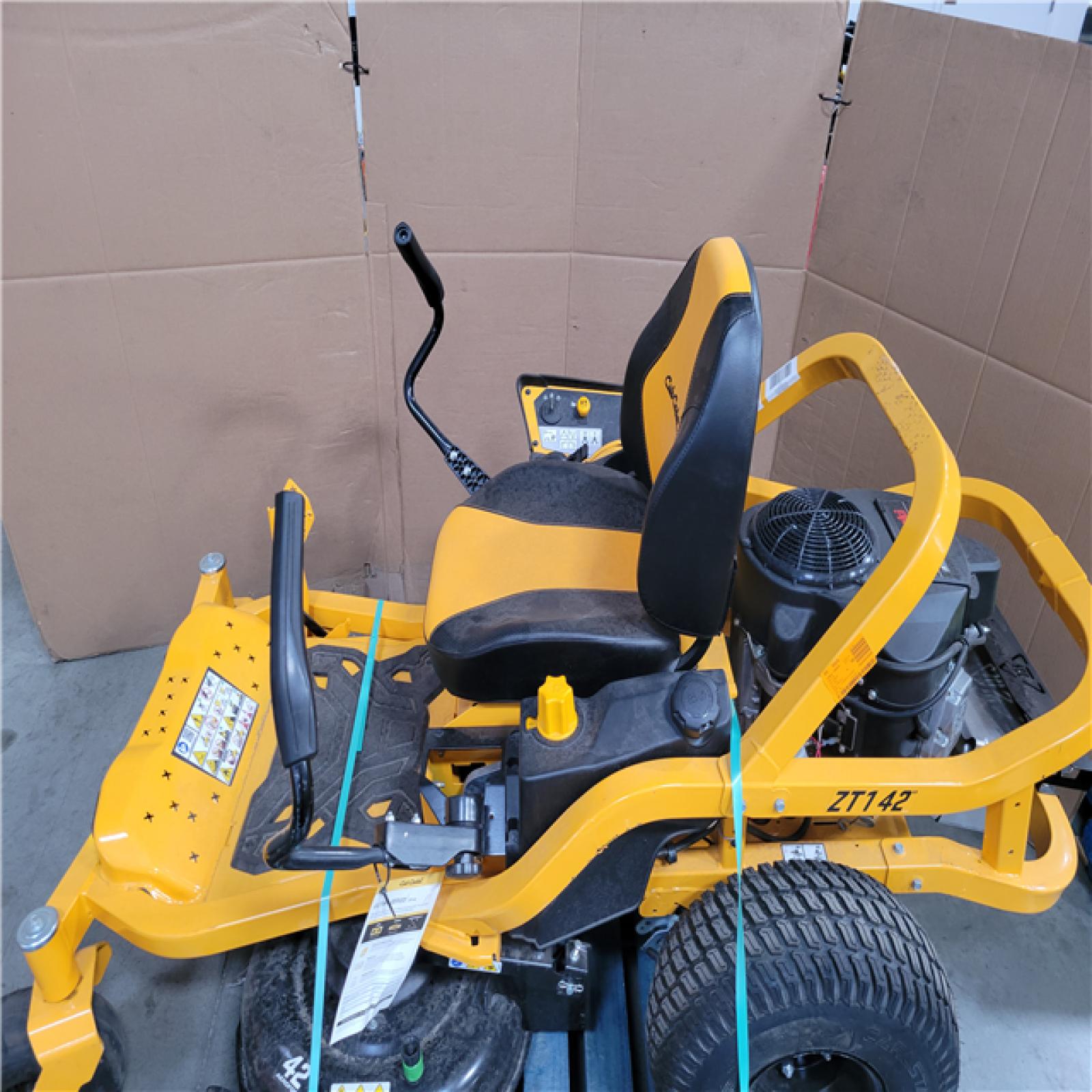 CALIFORNIA AS-IS CUB CADET ULTIMA ZT1 42 SIT DOWN RIDING LAWN MOWER