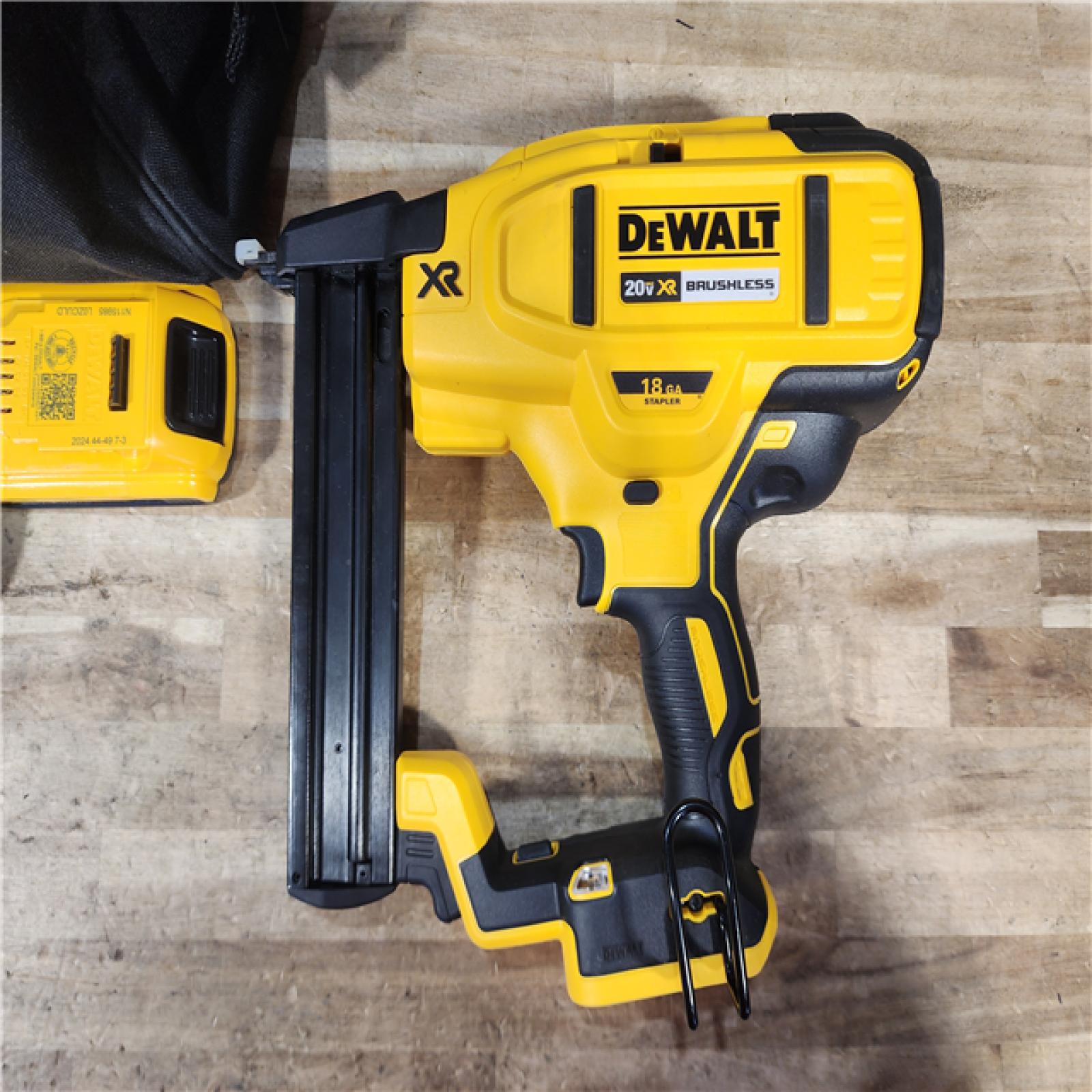 HOUSTON LOCATION - AS - IS DEWALT 20V MAX XR Lithium-Ion Cordless 18-Gauge Narrow Crown Stapler Kit