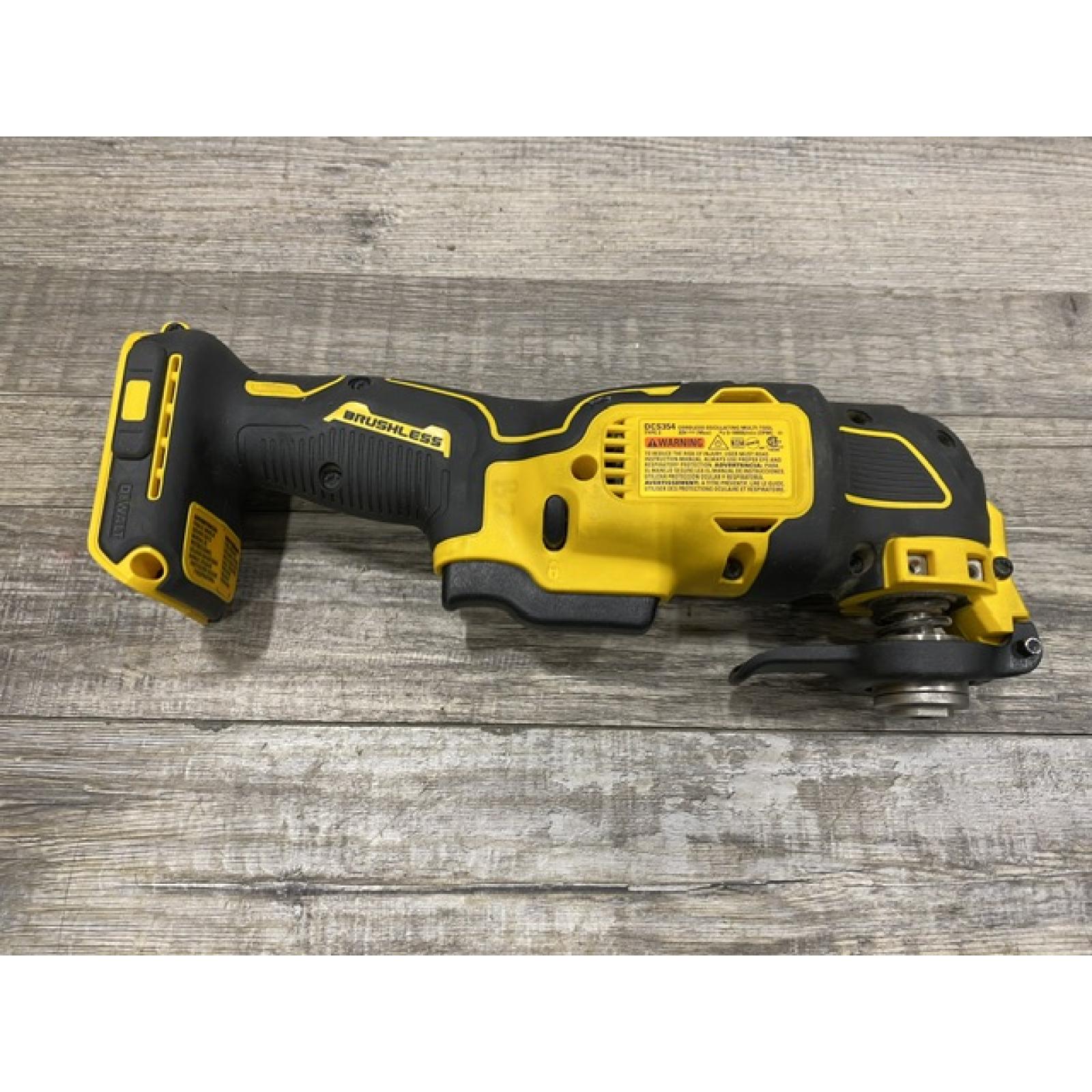 AS-IS DEWALT ATOMIC 20V MAX Cordless Brushless Oscillating Multi Tool Kit